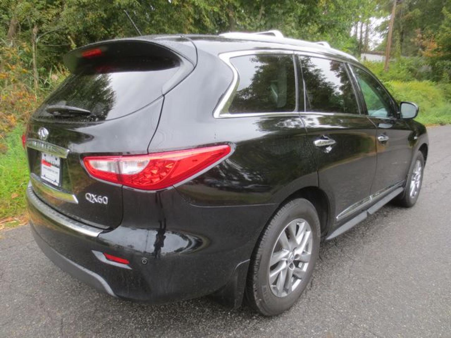 2014 Black /Black Infiniti QX Base AWD (5N1AL0MM0EC) with an 3.5L V6 DOHC 24V engine, Continuously Variable Transmission transmission, located at 270 US Route 6, Mahopac, NY, 10541, (845) 621-0895, 41.349022, -73.755280 - Photo#3