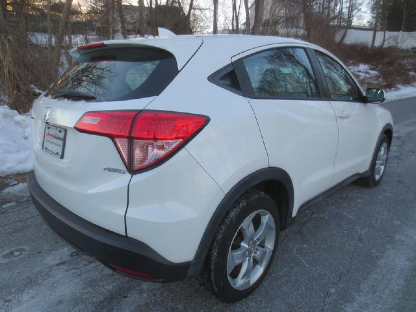 2016 White /Gray Honda HR-V LX (3CZRU6H36GM) with an 1.8L L4 DOHC 16V engine, 5-Speed Automatic transmission, located at 270 US Route 6, Mahopac, NY, 10541, (845) 621-0895, 41.349022, -73.755280 - Photo#3