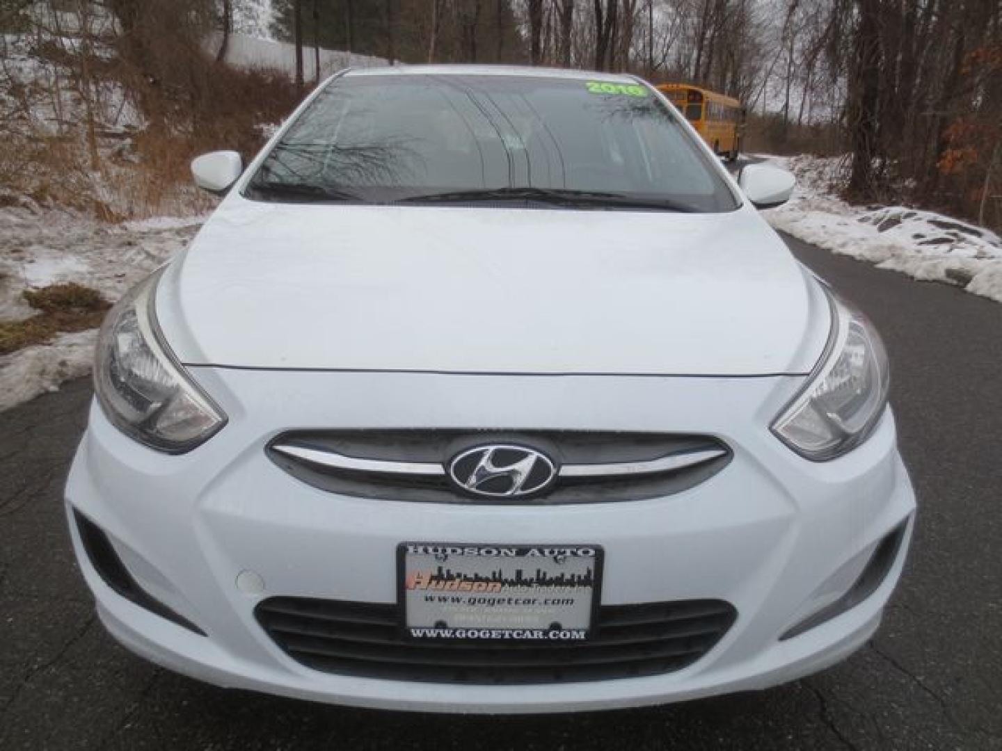2016 White /Gray Hyundai Accent SE 4-Door 6A (KMHCT4AE7GU) with an 1.6L L4 DOHC 16V engine, 6-SPEED MANUAL transmission, located at 270 US Route 6, Mahopac, NY, 10541, (845) 621-0895, 41.349022, -73.755280 - Photo#2