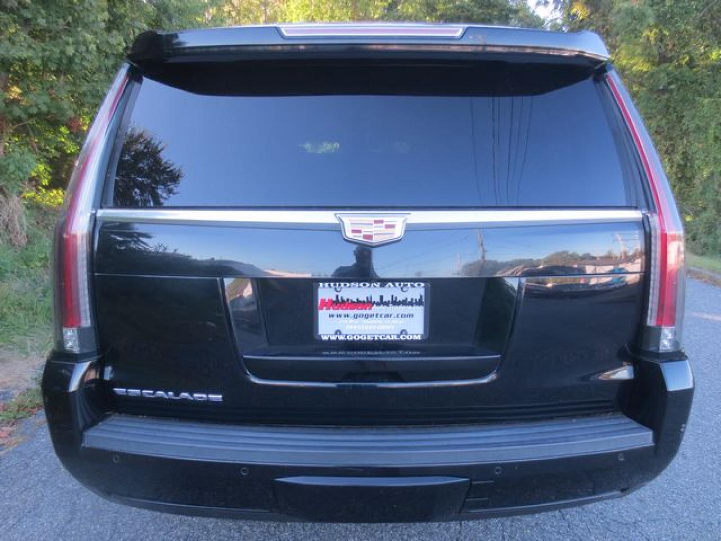2015 Black /Black Cadillac Escalade Luxury 4WD (1GYS4MKJ7FR) with an 6.2L V8 OHV 16V FFV engine, 8-Speed Automatic transmission, located at 270 US Route 6, Mahopac, NY, 10541, (845) 621-0895, 41.349022, -73.755280 - Photo#5