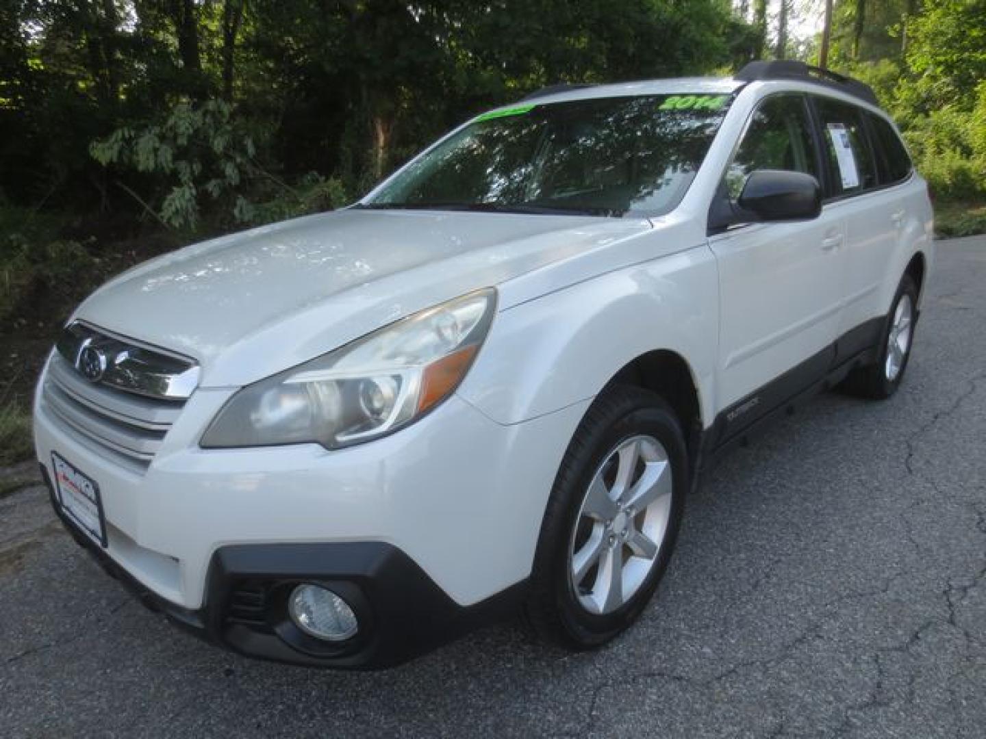 2014 White /Beige Subaru Outback 2.5i (4S4BRBAC8E3) with an 2.5L H4 DOHC 16V engine, Automatic transmission, located at 270 US Route 6, Mahopac, NY, 10541, (845) 621-0895, 41.349022, -73.755280 - Photo#0