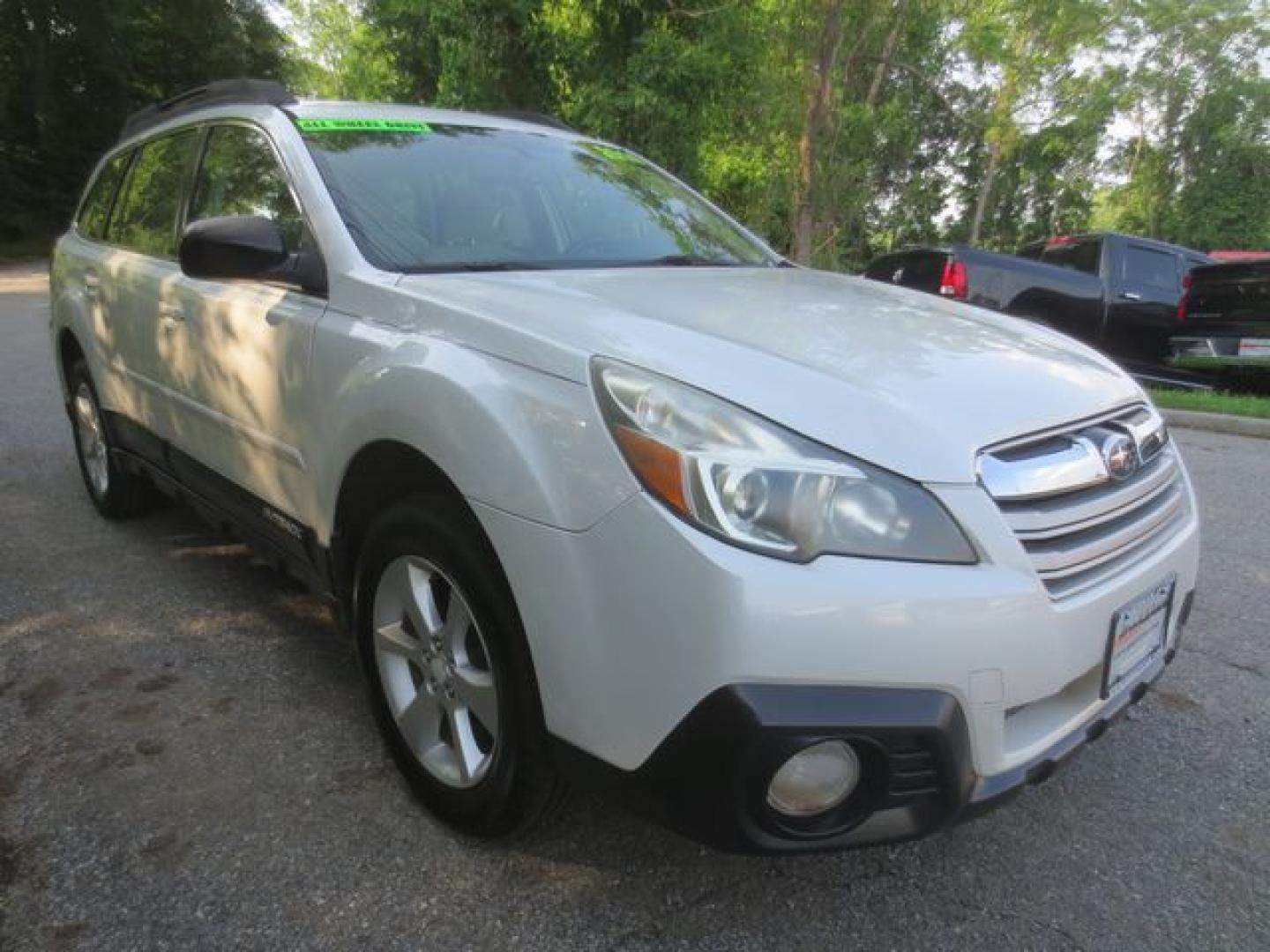 2014 White /Beige Subaru Outback 2.5i (4S4BRBAC8E3) with an 2.5L H4 DOHC 16V engine, Automatic transmission, located at 270 US Route 6, Mahopac, NY, 10541, (845) 621-0895, 41.349022, -73.755280 - Photo#1