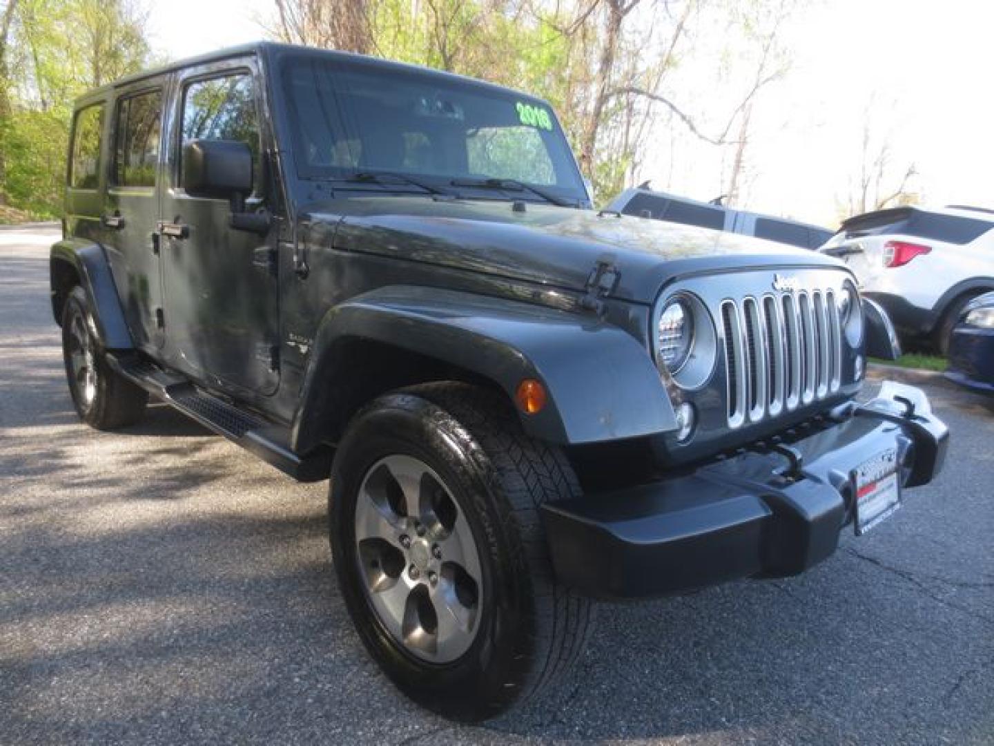 2016 Gray /Black Jeep Wrangler Unlimited Sahara (1C4HJWEG5GL) with an 3.6L V6 DOHC 24V FFV engine, Automatic transmission, located at 270 US Route 6, Mahopac, NY, 10541, (845) 621-0895, 41.349022, -73.755280 - Photo#1
