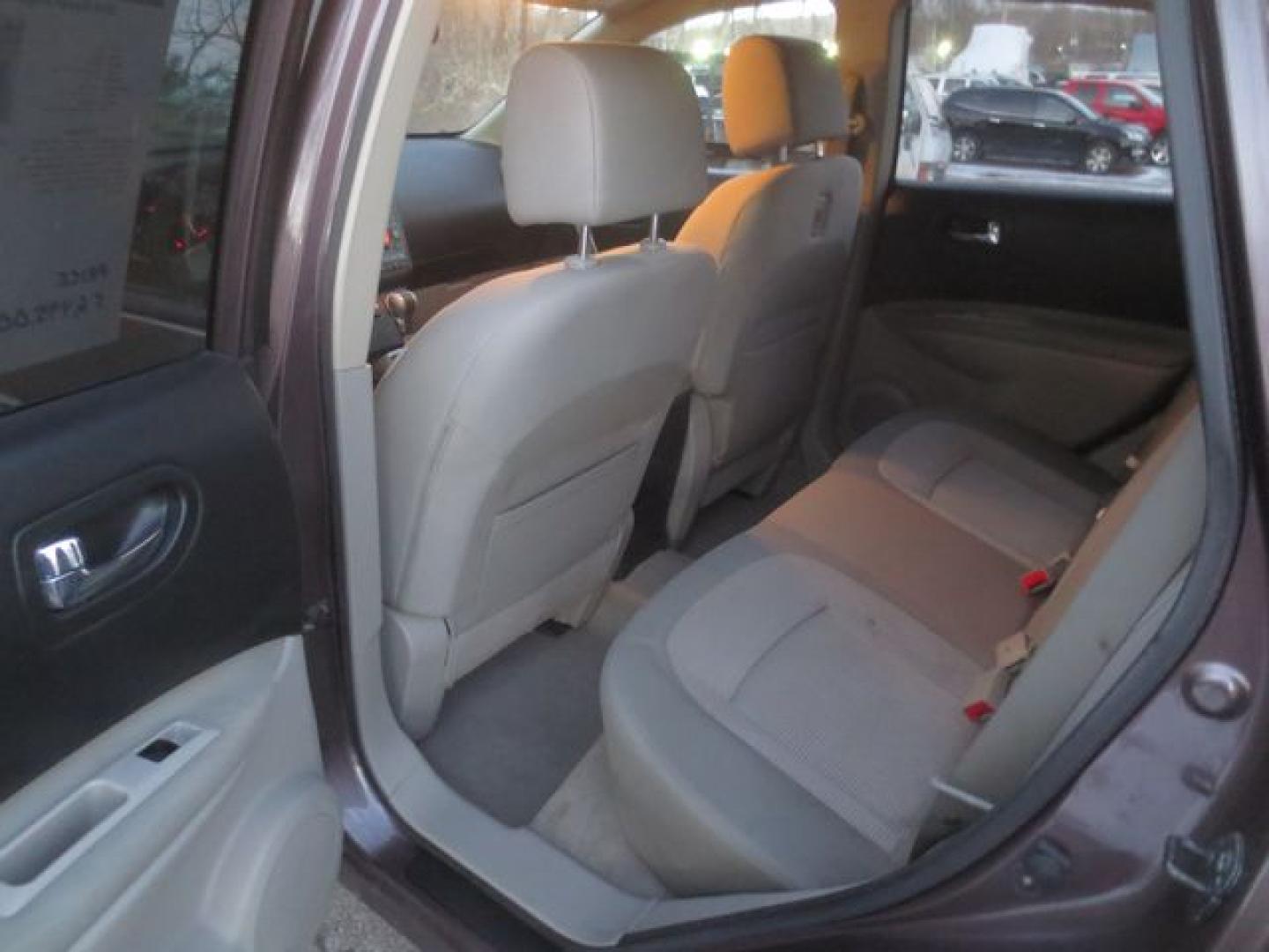 2010 Gray /Gray Nissan Rogue S (JN8AS5MV4AW) with an 2.5L L4 DOHC 16V engine, Automatic transmission, located at 270 US Route 6, Mahopac, NY, 10541, (845) 621-0895, 41.349022, -73.755280 - Photo#10