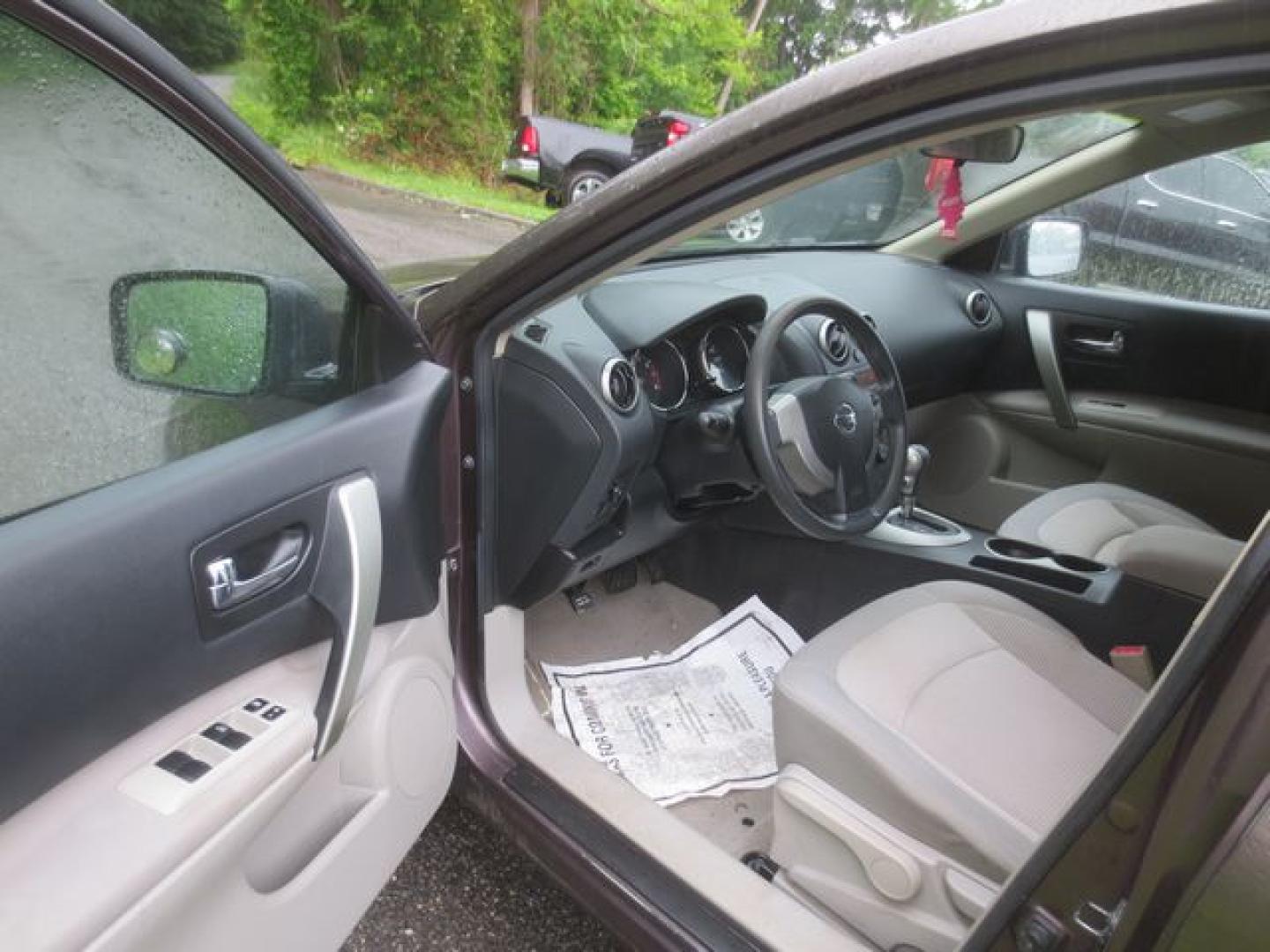 2010 Gray /Gray Nissan Rogue S (JN8AS5MV4AW) with an 2.5L L4 DOHC 16V engine, Automatic transmission, located at 270 US Route 6, Mahopac, NY, 10541, (845) 621-0895, 41.349022, -73.755280 - Photo#6