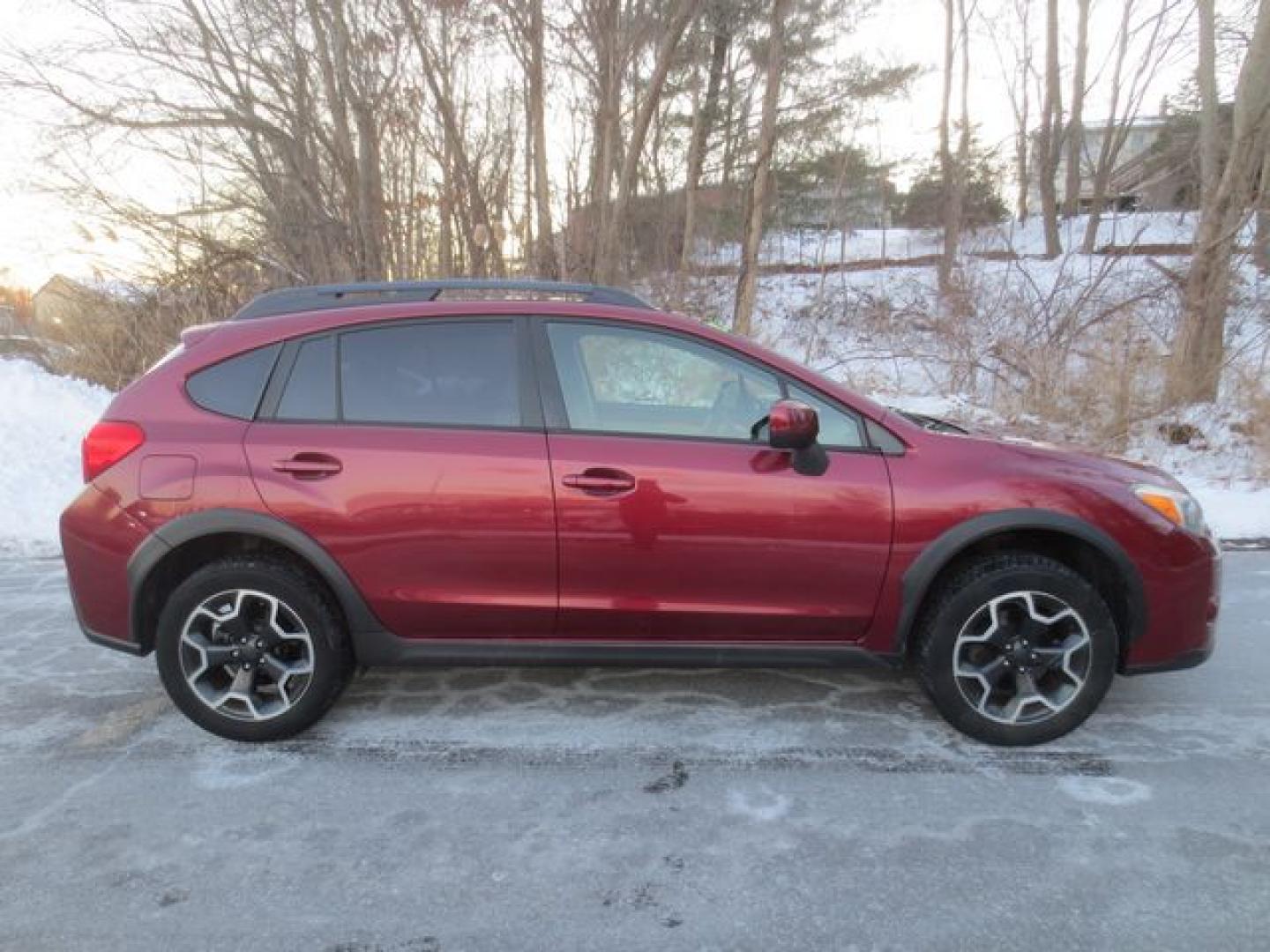 2013 Red /Beige Subaru XV Crosstrek Premium (JF2GPACC9D2) with an 2.0L L4 DOHC 16V engine, Automatic transmission, located at 270 US Route 6, Mahopac, NY, 10541, (845) 621-0895, 41.349022, -73.755280 - Photo#9