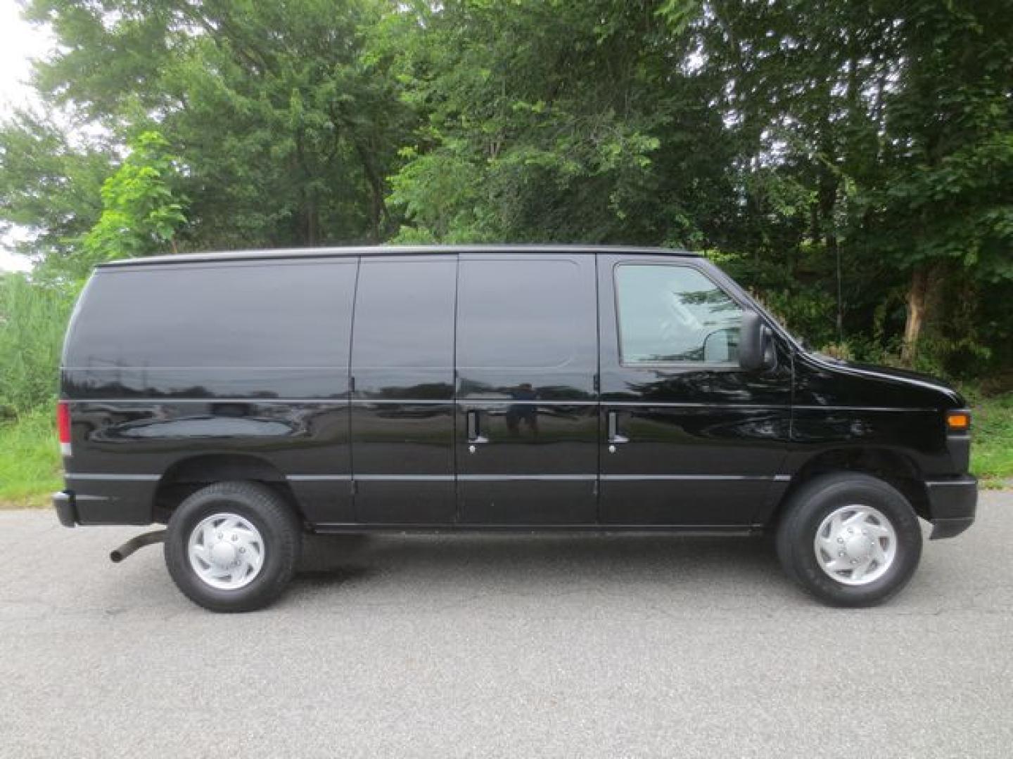 2012 Black /Gray Ford E-Series Van E-350 Super Duty (1FTSE3EL2CD) with an 5.4L V8 SOHC 16V FFV engine, 4-Speed Automatic transmission, located at 270 US Route 6, Mahopac, NY, 10541, (845) 621-0895, 41.349022, -73.755280 - Photo#9