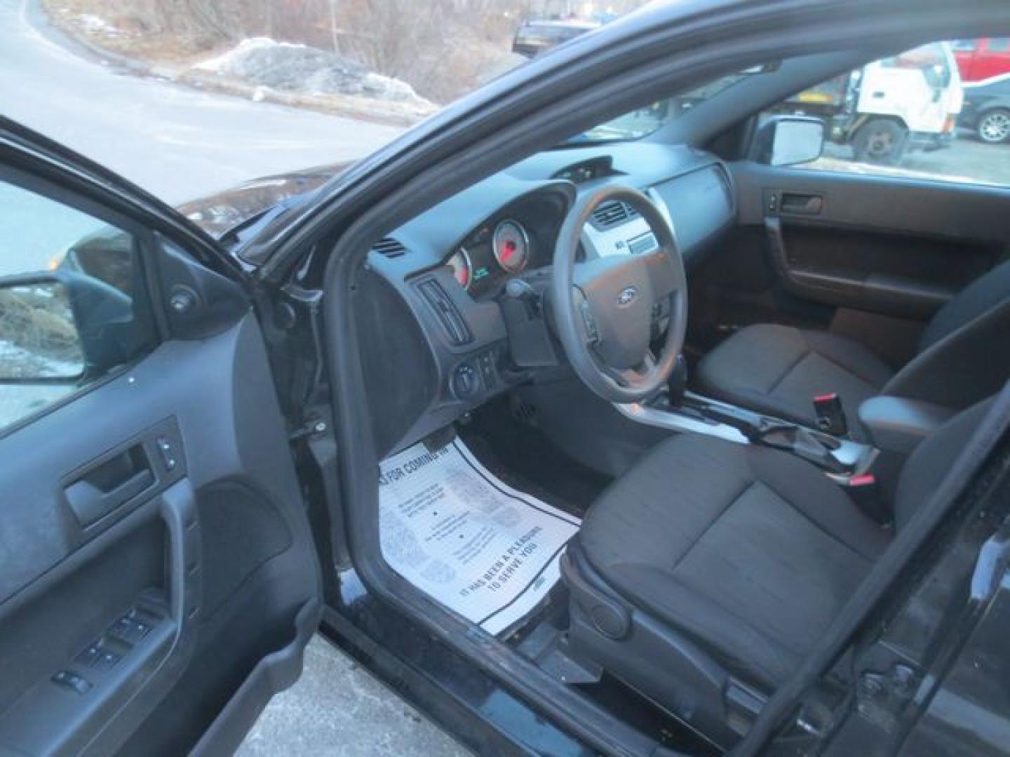 2011 Black /Black Ford Focus SE (1FAHP3FN2BW) with an 2.0L L4 DOHC 16V engine, 4-Speed Aut transmission, located at 270 US Route 6, Mahopac, NY, 10541, (845) 621-0895, 41.349022, -73.755280 - Photo#6
