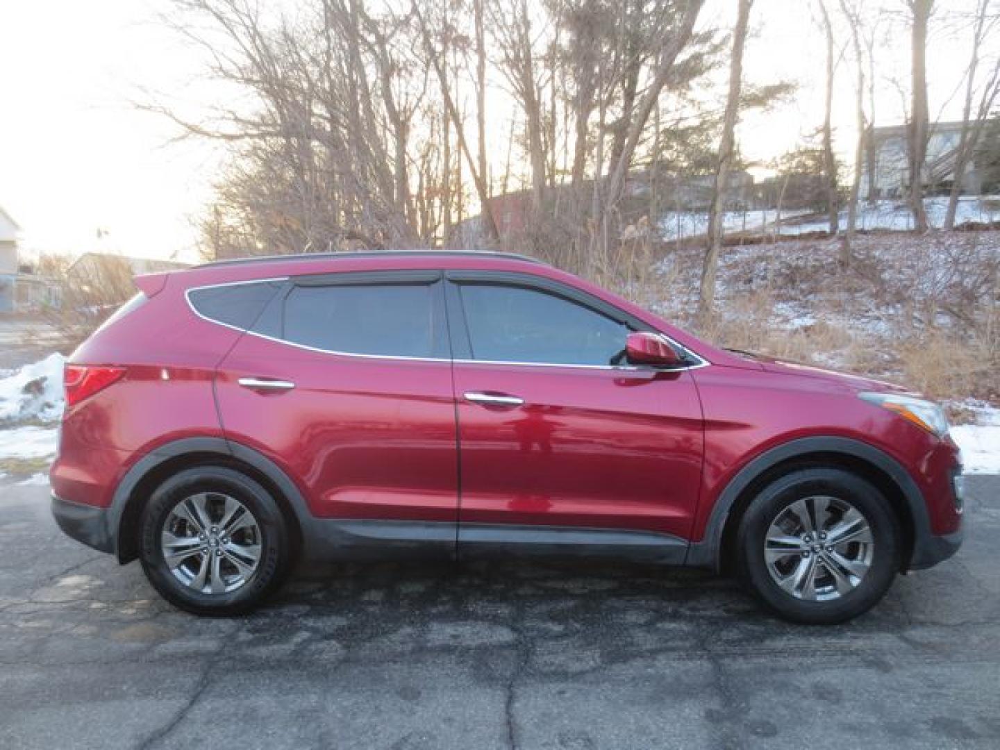 2014 Red /Beige Hyundai Santa Fe Sport (5XYZU3LB5EG) with an 2.4L L4 DOHC 16V engine, 6-Speed Automatic transmission, located at 270 US Route 6, Mahopac, NY, 10541, (845) 621-0895, 41.349022, -73.755280 - Photo#10