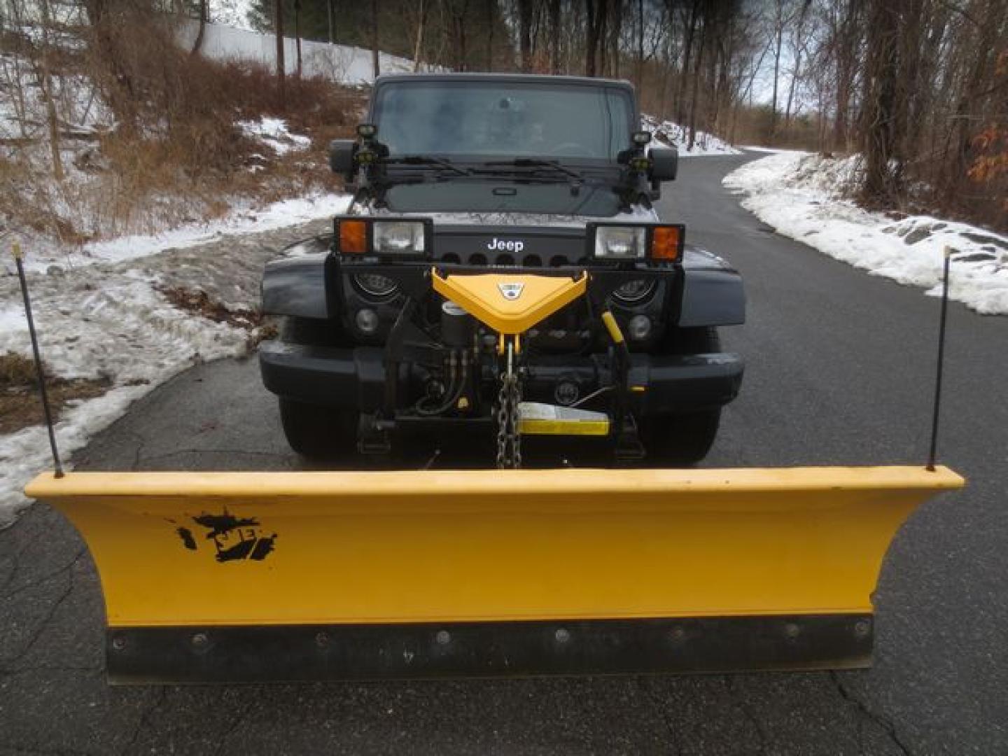 2014 Black /Black Jeep Wrangler Sahara (1C4AJWBG1EL) with an 3.6L V6 DOHC 24V FFV engine, Automatic transmission, located at 270 US Route 6, Mahopac, NY, 10541, (845) 621-0895, 41.349022, -73.755280 - Photo#4