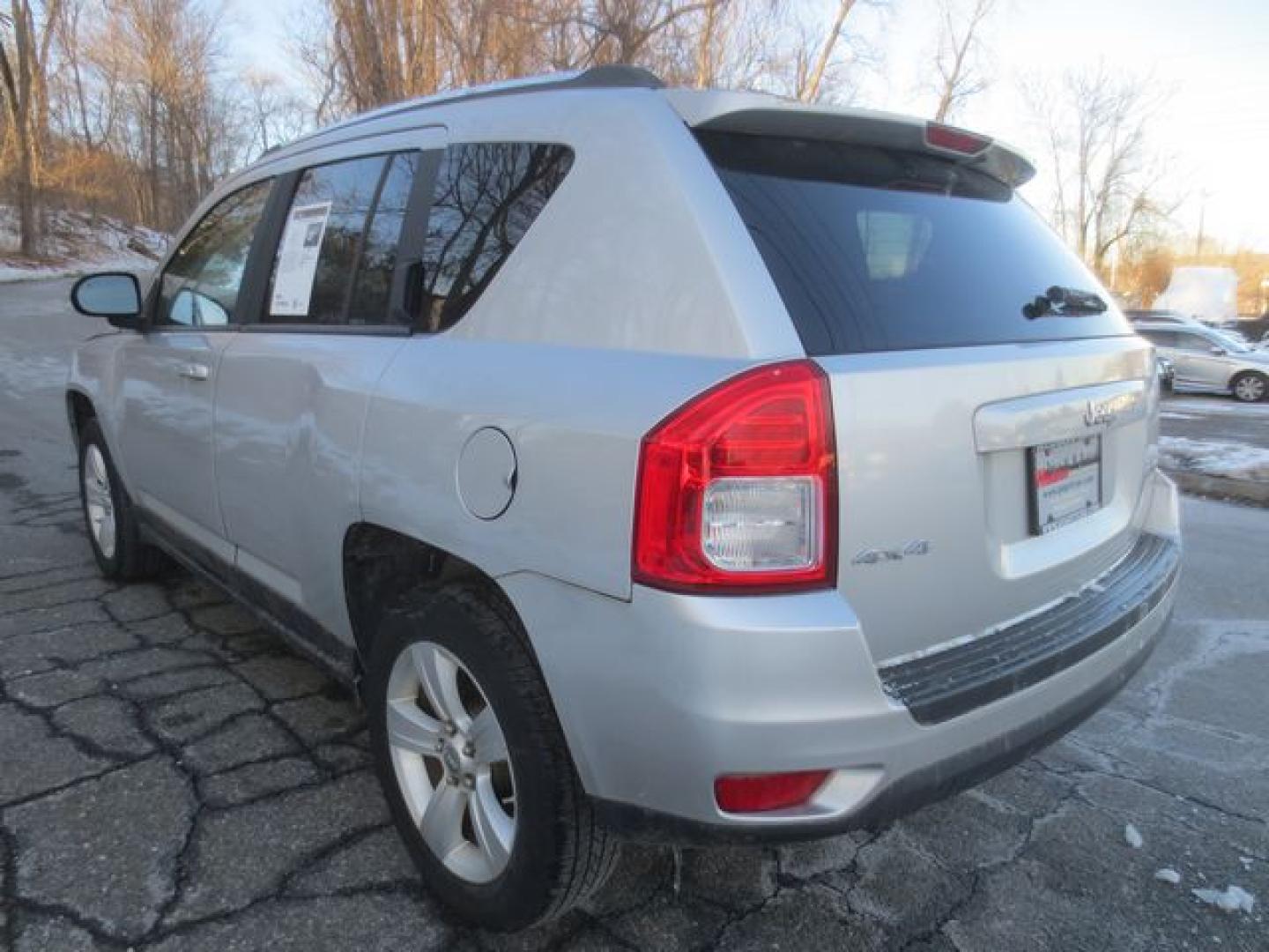 2012 Silver /Black Jeep Compass Latitude (1C4NJDEB5CD) with an 2.4L L4 DOHC 16V engine, Automatic transmission, located at 270 US Route 6, Mahopac, NY, 10541, (845) 621-0895, 41.349022, -73.755280 - Photo#4