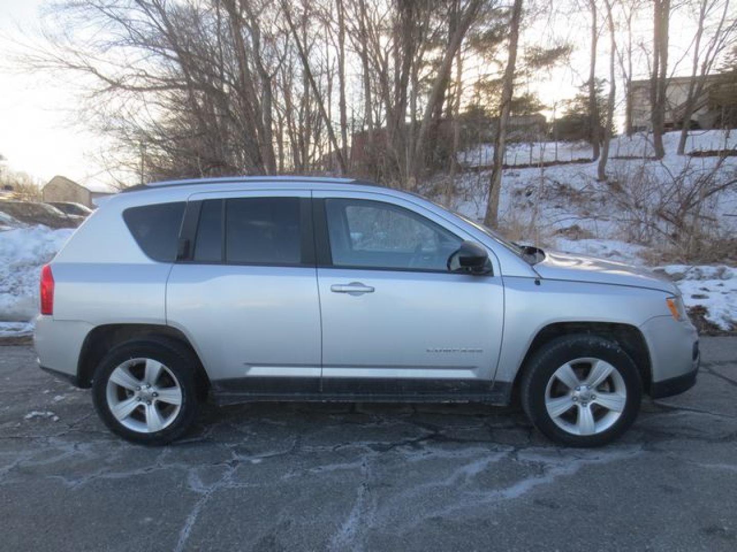 2012 Silver /Black Jeep Compass Latitude (1C4NJDEB5CD) with an 2.4L L4 DOHC 16V engine, Automatic transmission, located at 270 US Route 6, Mahopac, NY, 10541, (845) 621-0895, 41.349022, -73.755280 - Photo#9