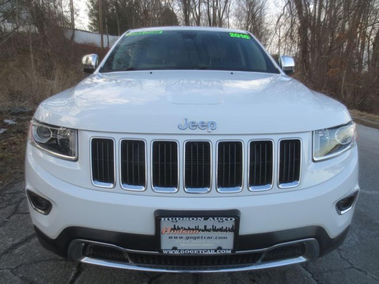 2016 White /Beige Jeep Grand Cherokee Limited (1C4RJFBG4GC) with an 3.6L V6 DOHC 24V engine, 8A transmission, located at 270 US Route 6, Mahopac, NY, 10541, (845) 621-0895, 41.349022, -73.755280 - Photo#2