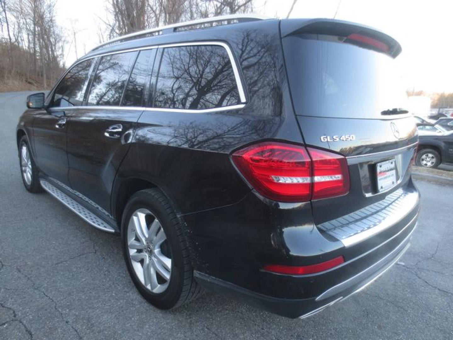 2017 Black /Beige Mercedes-Benz GL-Class GLs (4JGDF6EE7HA) with an 3.0 Liter Twin Turbo V-6 engine, Automatic 7-Speed transmission, located at 270 US Route 6, Mahopac, NY, 10541, (845) 621-0895, 41.349022, -73.755280 - Photo#4