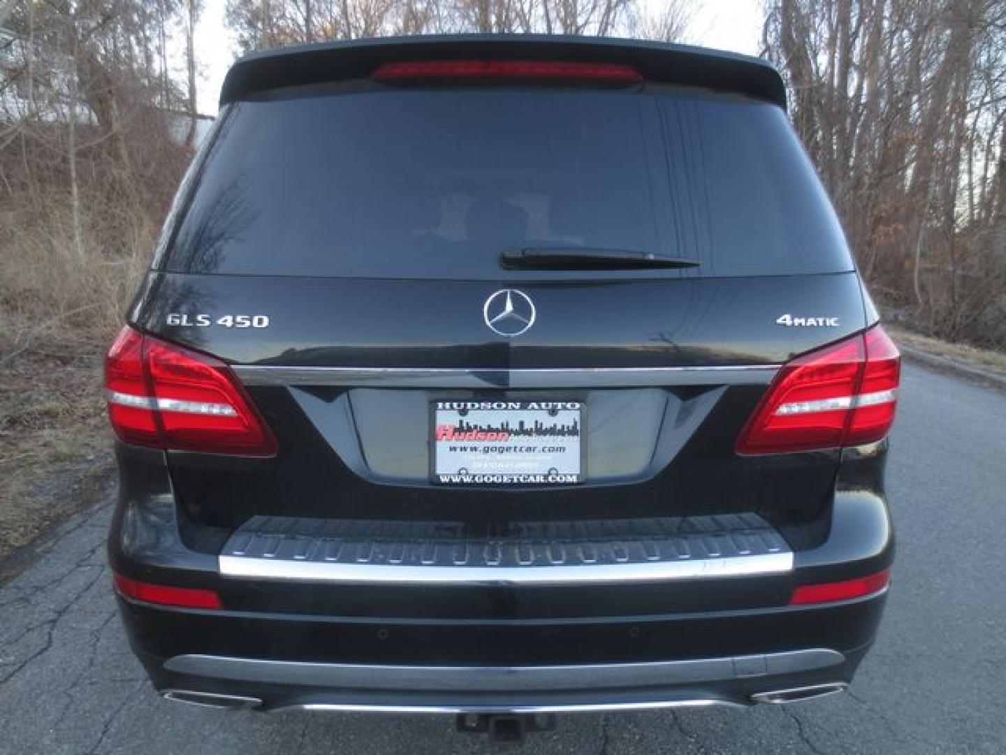 2017 Black /Beige Mercedes-Benz GL-Class GLs (4JGDF6EE7HA) with an 3.0 Liter Twin Turbo V-6 engine, Automatic 7-Speed transmission, located at 270 US Route 6, Mahopac, NY, 10541, (845) 621-0895, 41.349022, -73.755280 - Photo#5