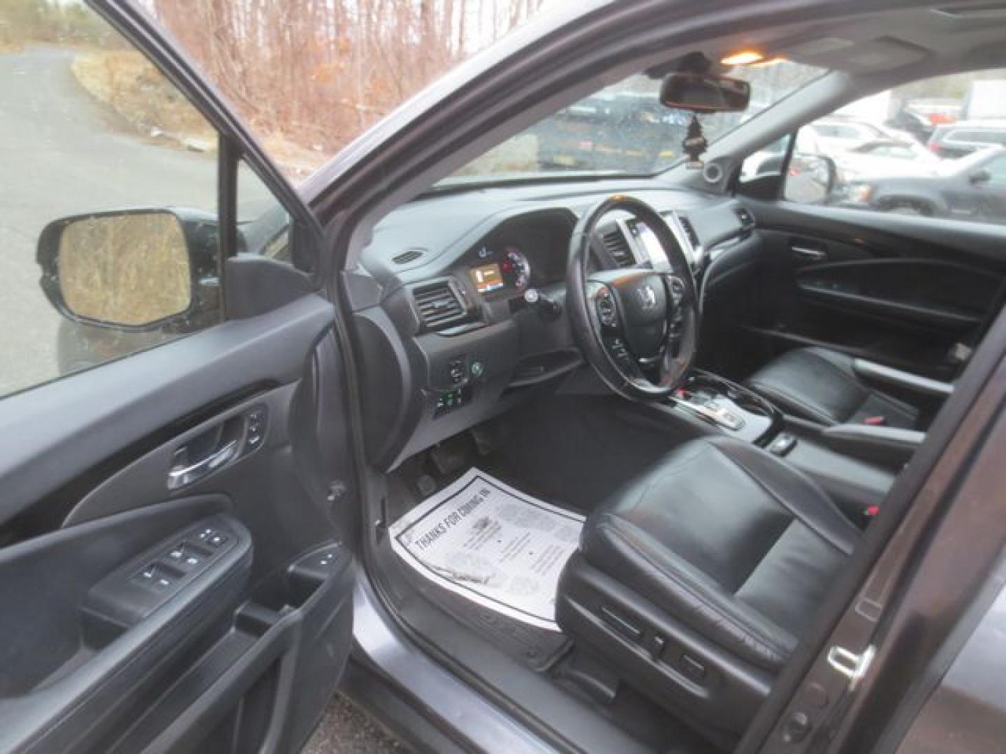 2016 Gray /Black Honda Pilot Touring 4WD (5FNYF6H9XGB) with an 3.5L V6 SOHC 24V engine, 9-Speed Automatic transmission, located at 270 US Route 6, Mahopac, NY, 10541, (845) 621-0895, 41.349022, -73.755280 - Photo#6