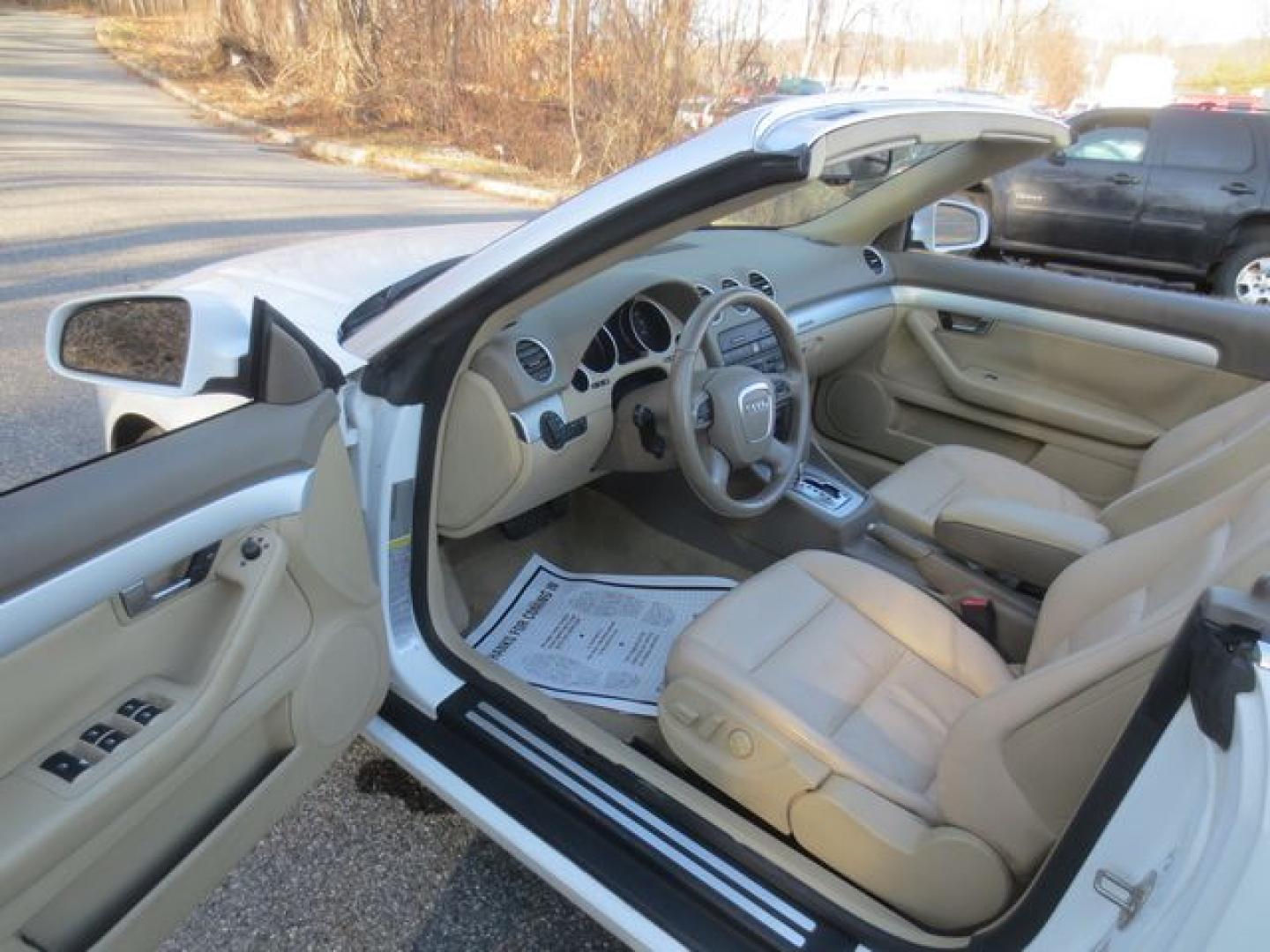 2008 White /Beige Audi A4 2.0T Cabriolet quattro with Tiptronic (WAUDF48H78K) with an 2.0L L4 DOHC 16V TURBO engine, 6-Speed Automatic transmission, located at 270 US Route 6, Mahopac, NY, 10541, (845) 621-0895, 41.349022, -73.755280 - Photo#8