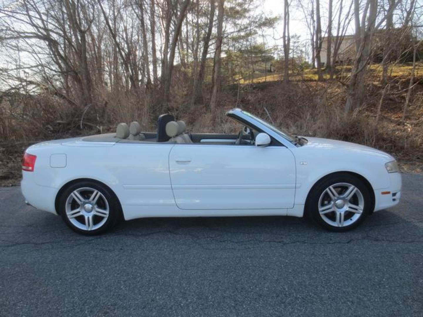 2008 White /Beige Audi A4 2.0T Cabriolet quattro with Tiptronic (WAUDF48H78K) with an 2.0L L4 DOHC 16V TURBO engine, 6-Speed Automatic transmission, located at 270 US Route 6, Mahopac, NY, 10541, (845) 621-0895, 41.349022, -73.755280 - Photo#14