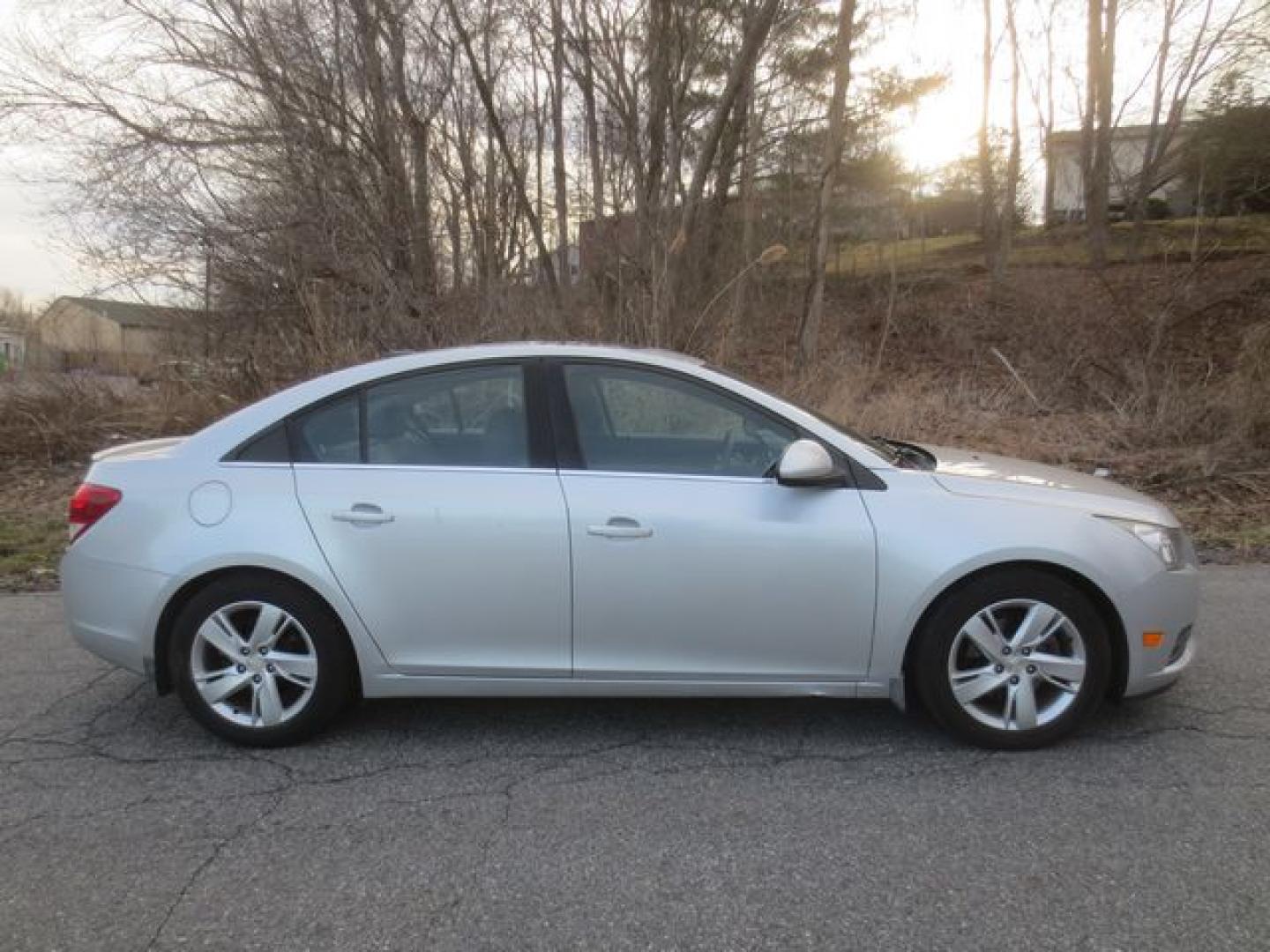 2014 Silver /Black Chevrolet Cruze Diesel (1G1P75SZ4E7) with an 2.0L L4 DOHC 16V DIESEL engine, 6-Speed Automatic transmission, located at 270 US Route 6, Mahopac, NY, 10541, (845) 621-0895, 41.349022, -73.755280 - Photo#10