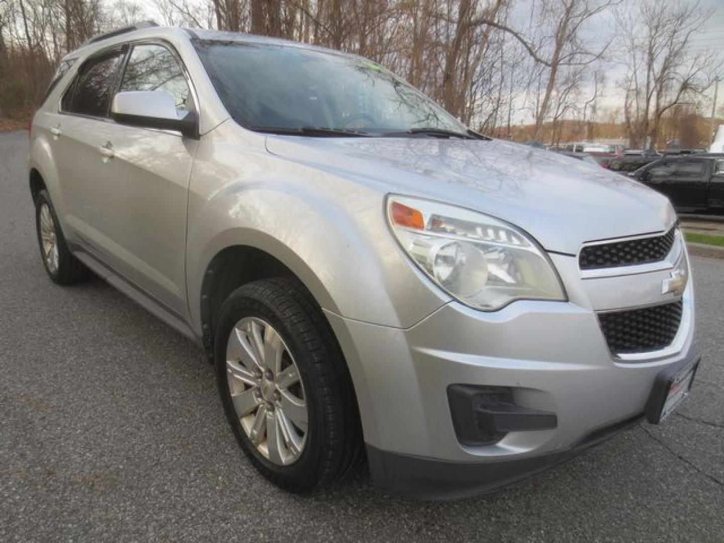 2011 Silver /Black Chevrolet Equinox 1LT (2CNFLEE58B6) with an 3.0L V6 DOHC 24V engine, 6-Speed Automatic transmission, located at 270 US Route 6, Mahopac, NY, 10541, (845) 621-0895, 41.349022, -73.755280 - Photo#1