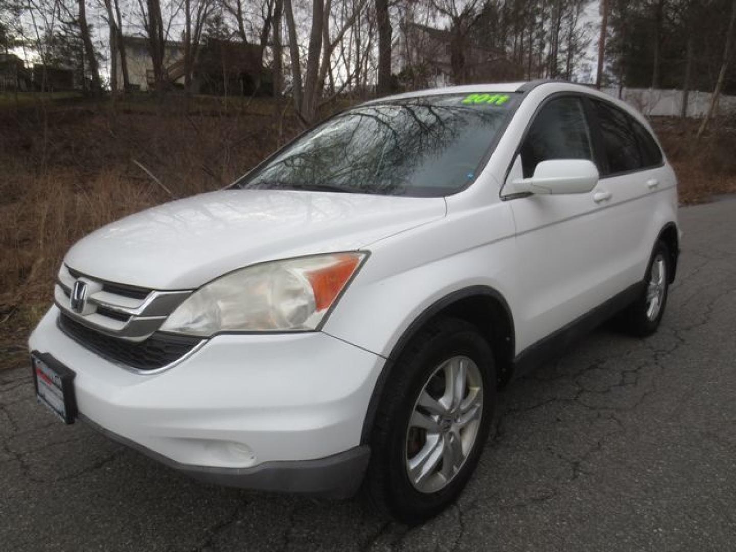 2011 White /Gray Honda CR-V EX-L (5J6RE4H75BL) with an 2.4L L4 DOHC 16V engine, 5-Speed Automatic transmission, located at 270 US Route 6, Mahopac, NY, 10541, (845) 621-0895, 41.349022, -73.755280 - Photo#0