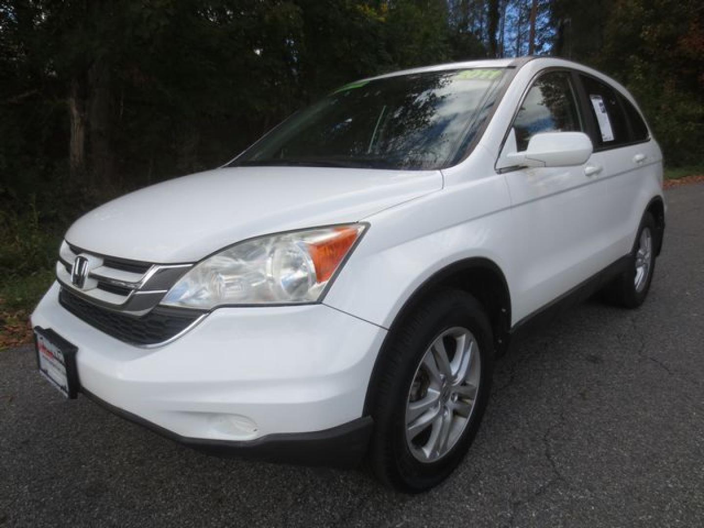 2011 White /Gray Honda CR-V EX-L (5J6RE4H75BL) with an 2.4L L4 DOHC 16V engine, 5-Speed Automatic transmission, located at 270 US Route 6, Mahopac, NY, 10541, (845) 621-0895, 41.349022, -73.755280 - Photo#0