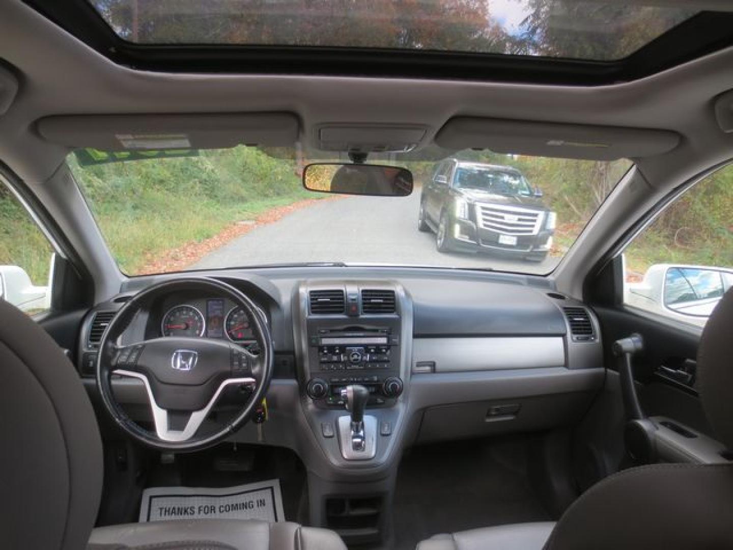 2011 White /Gray Honda CR-V EX-L (5J6RE4H75BL) with an 2.4L L4 DOHC 16V engine, 5-Speed Automatic transmission, located at 270 US Route 6, Mahopac, NY, 10541, (845) 621-0895, 41.349022, -73.755280 - Photo#7