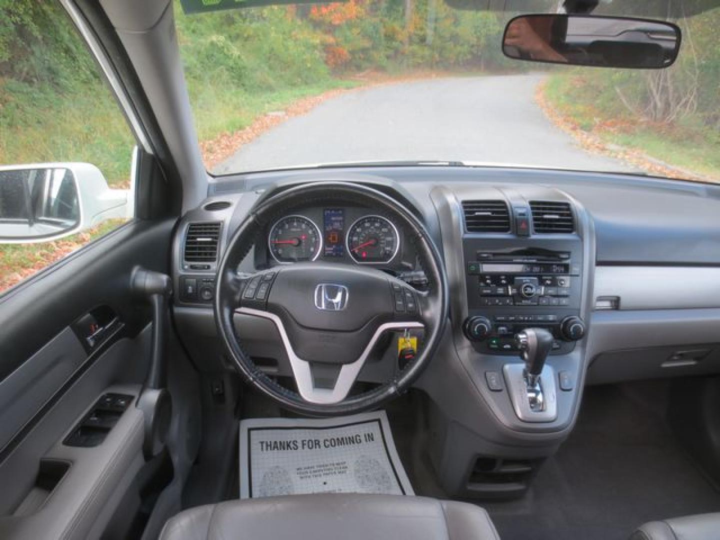 2011 White /Gray Honda CR-V EX-L (5J6RE4H75BL) with an 2.4L L4 DOHC 16V engine, 5-Speed Automatic transmission, located at 270 US Route 6, Mahopac, NY, 10541, (845) 621-0895, 41.349022, -73.755280 - Photo#8