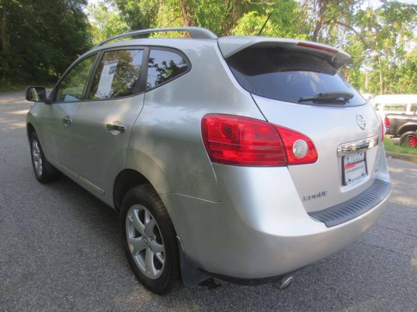 2011 Silver /Gray Nissan Rogue S (JN8AS5MV8BW) with an 2.5L L4 DOHC 16V engine, Automatic transmission, located at 270 US Route 6, Mahopac, NY, 10541, (845) 621-0895, 41.349022, -73.755280 - Photo#4