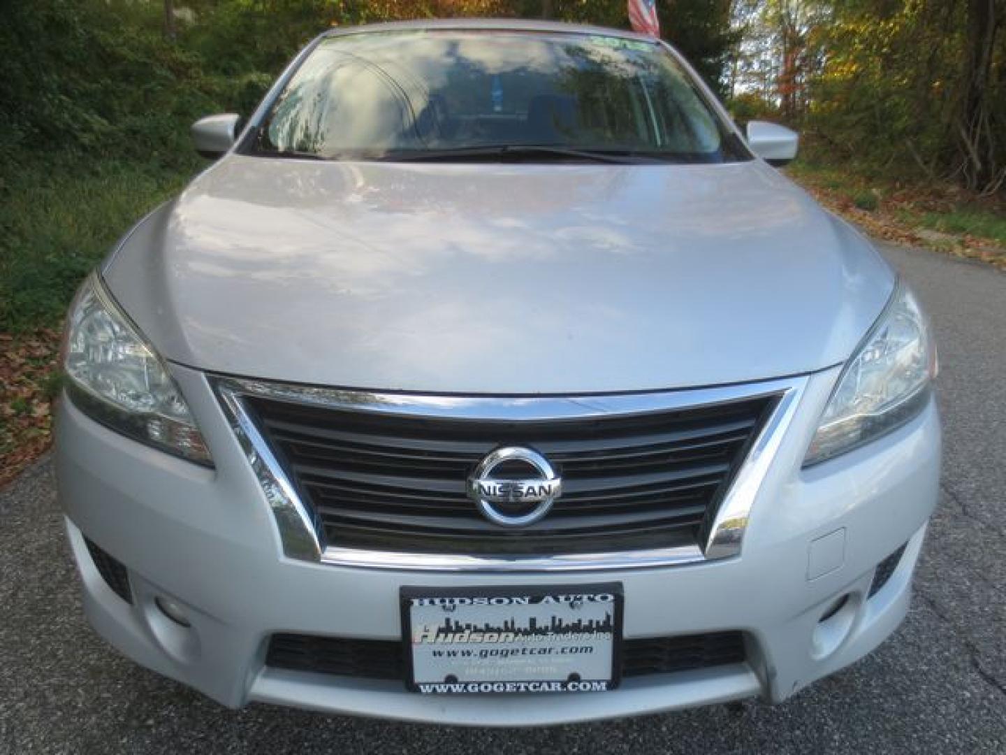 2013 Silver /Gray Nissan Sentra SR (3N1AB7AP9DL) with an 2.0L L4 DOHC 16V engine, Automatic transmission, located at 270 US Route 6, Mahopac, NY, 10541, (845) 621-0895, 41.349022, -73.755280 - Photo#2