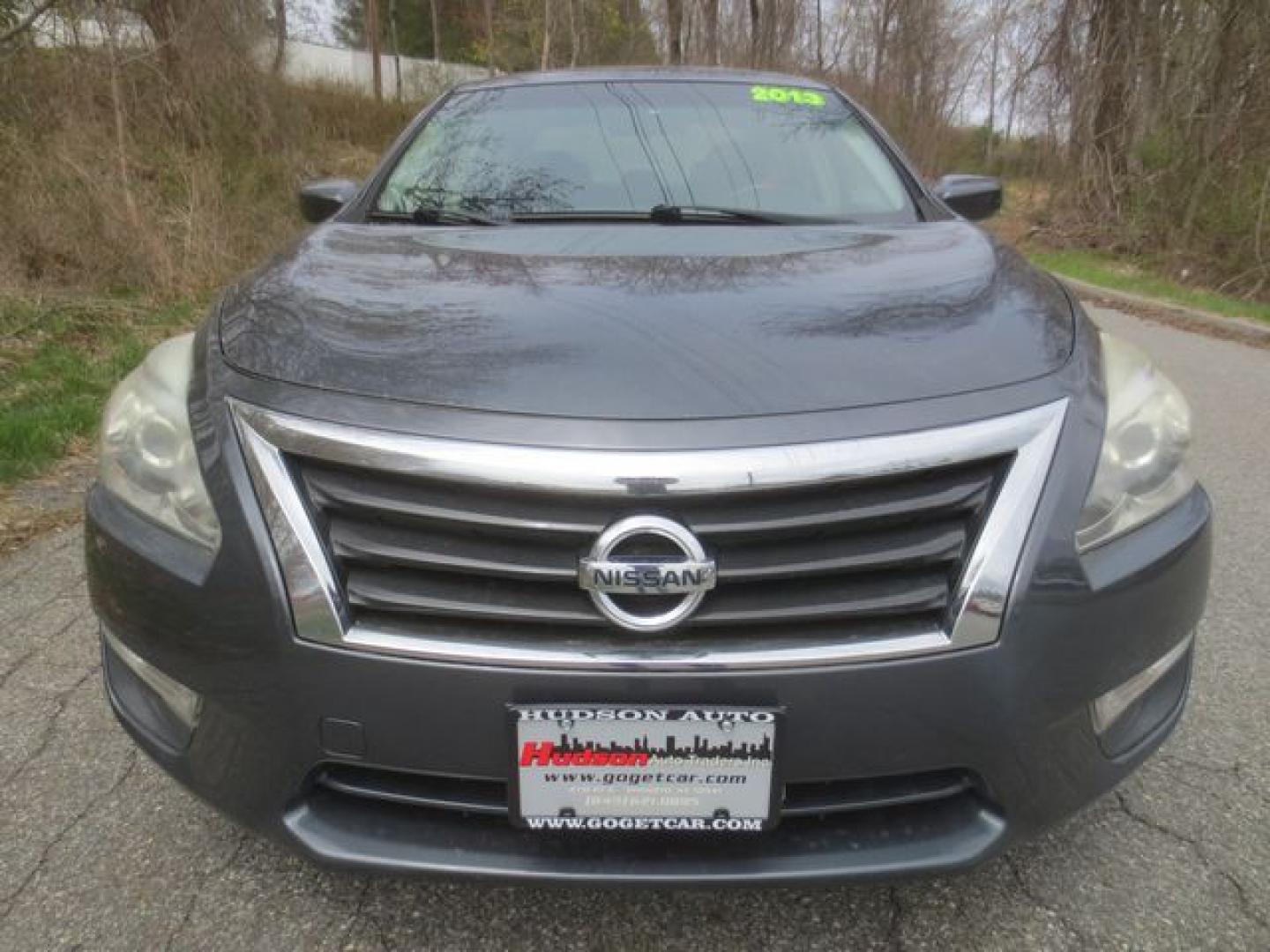 2013 Gray /Gray Nissan Altima 2.5 S (1N4AL3AP0DN) with an 2.5L L4 DOHC 16V engine, Automatic transmission, located at 270 US Route 6, Mahopac, NY, 10541, (845) 621-0895, 41.349022, -73.755280 - Photo#2