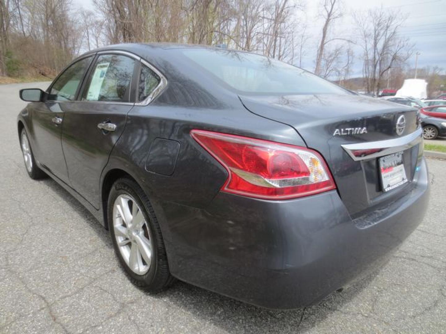 2013 Gray /Gray Nissan Altima 2.5 S (1N4AL3AP0DN) with an 2.5L L4 DOHC 16V engine, Automatic transmission, located at 270 US Route 6, Mahopac, NY, 10541, (845) 621-0895, 41.349022, -73.755280 - Photo#4