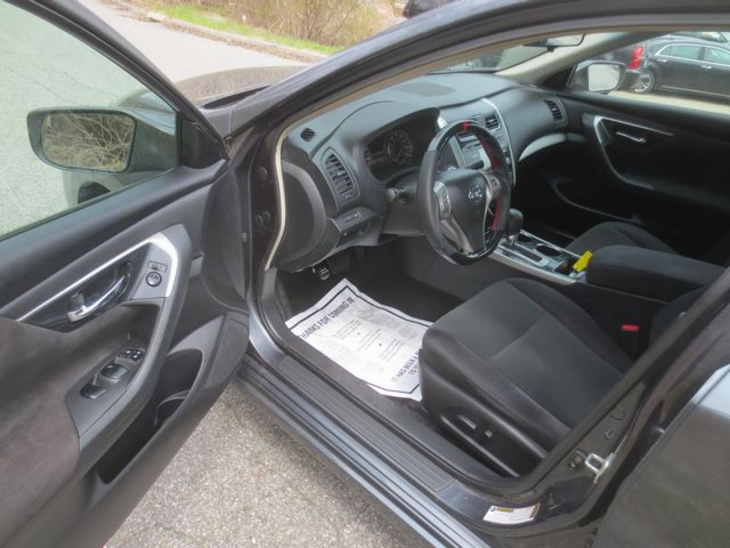 2013 Gray /Gray Nissan Altima 2.5 S (1N4AL3AP0DN) with an 2.5L L4 DOHC 16V engine, Automatic transmission, located at 270 US Route 6, Mahopac, NY, 10541, (845) 621-0895, 41.349022, -73.755280 - Photo#6
