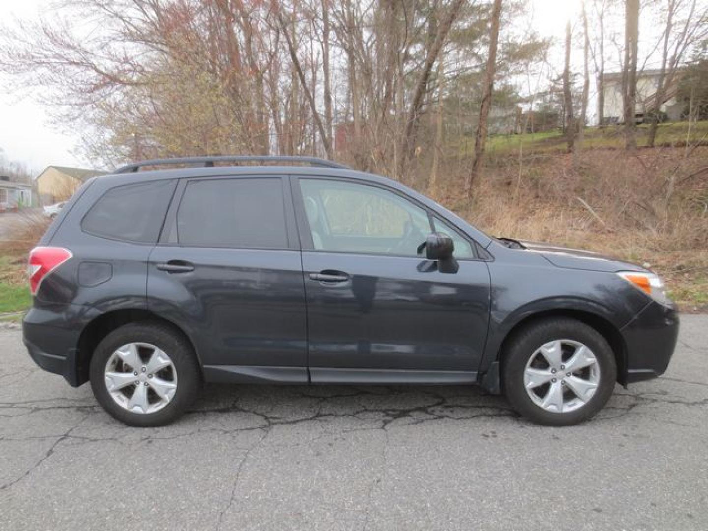 2015 Gray /Gray Subaru Forester 2.5i Premium (JF2SJADC0FH) with an 2.5L H4 SOHC 16V engine, 6-Speed Automatic transmission, located at 270 US Route 6, Mahopac, NY, 10541, (845) 621-0895, 41.349022, -73.755280 - Photo#10