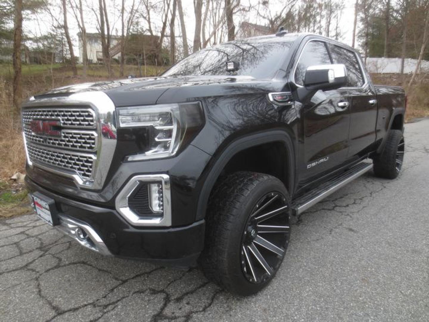 2019 Black /Black GMC Sierra 1500 Denali Crew Cab 4WD (1GTU9FEL8KZ) with an 6.2L V8 OHV 16V engine, 6A transmission, located at 270 US Route 6, Mahopac, NY, 10541, (845) 621-0895, 41.349022, -73.755280 - Photo#0