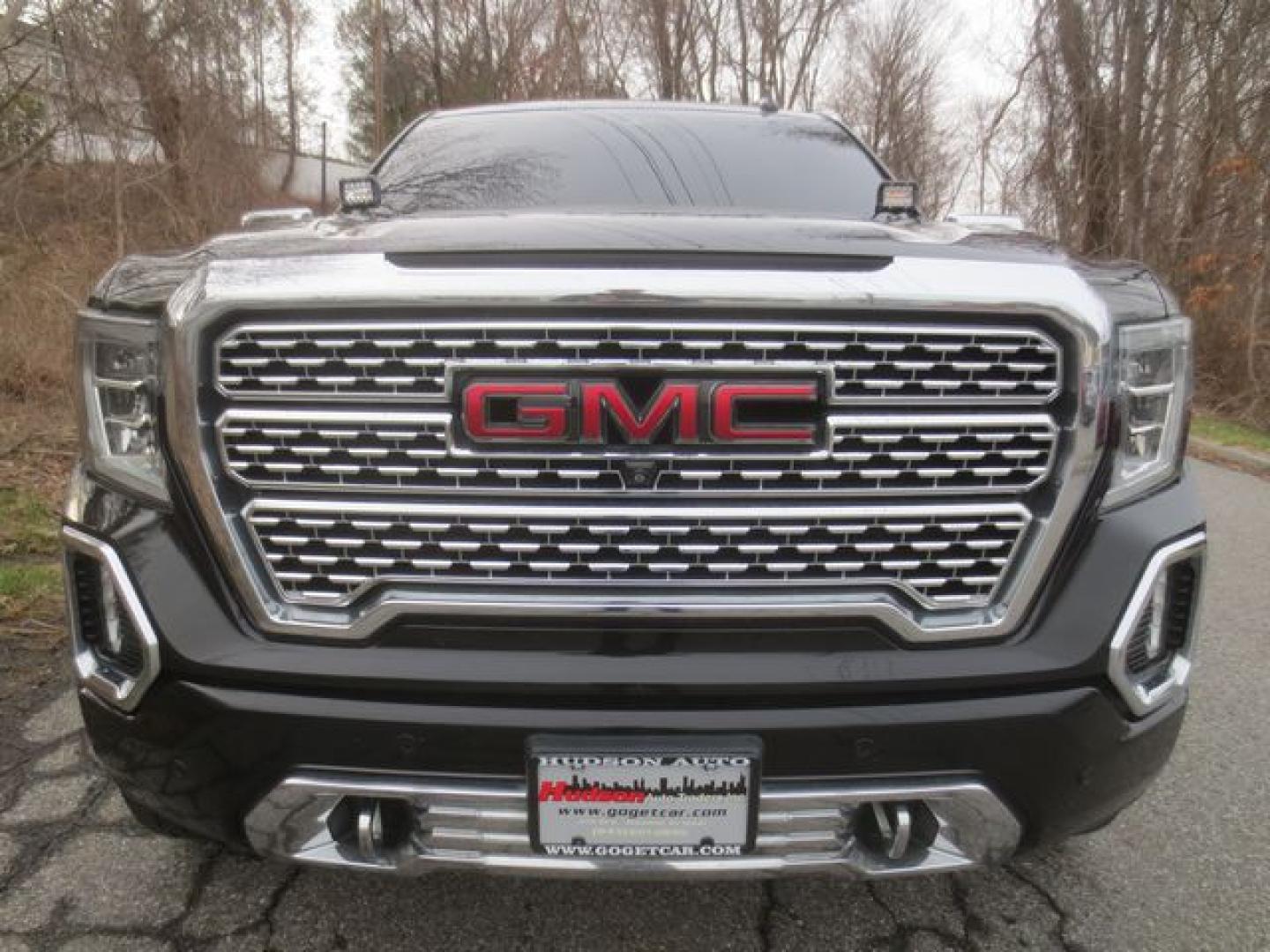 2019 Black /Black GMC Sierra 1500 Denali Crew Cab 4WD (1GTU9FEL8KZ) with an 6.2L V8 OHV 16V engine, 6A transmission, located at 270 US Route 6, Mahopac, NY, 10541, (845) 621-0895, 41.349022, -73.755280 - Photo#2