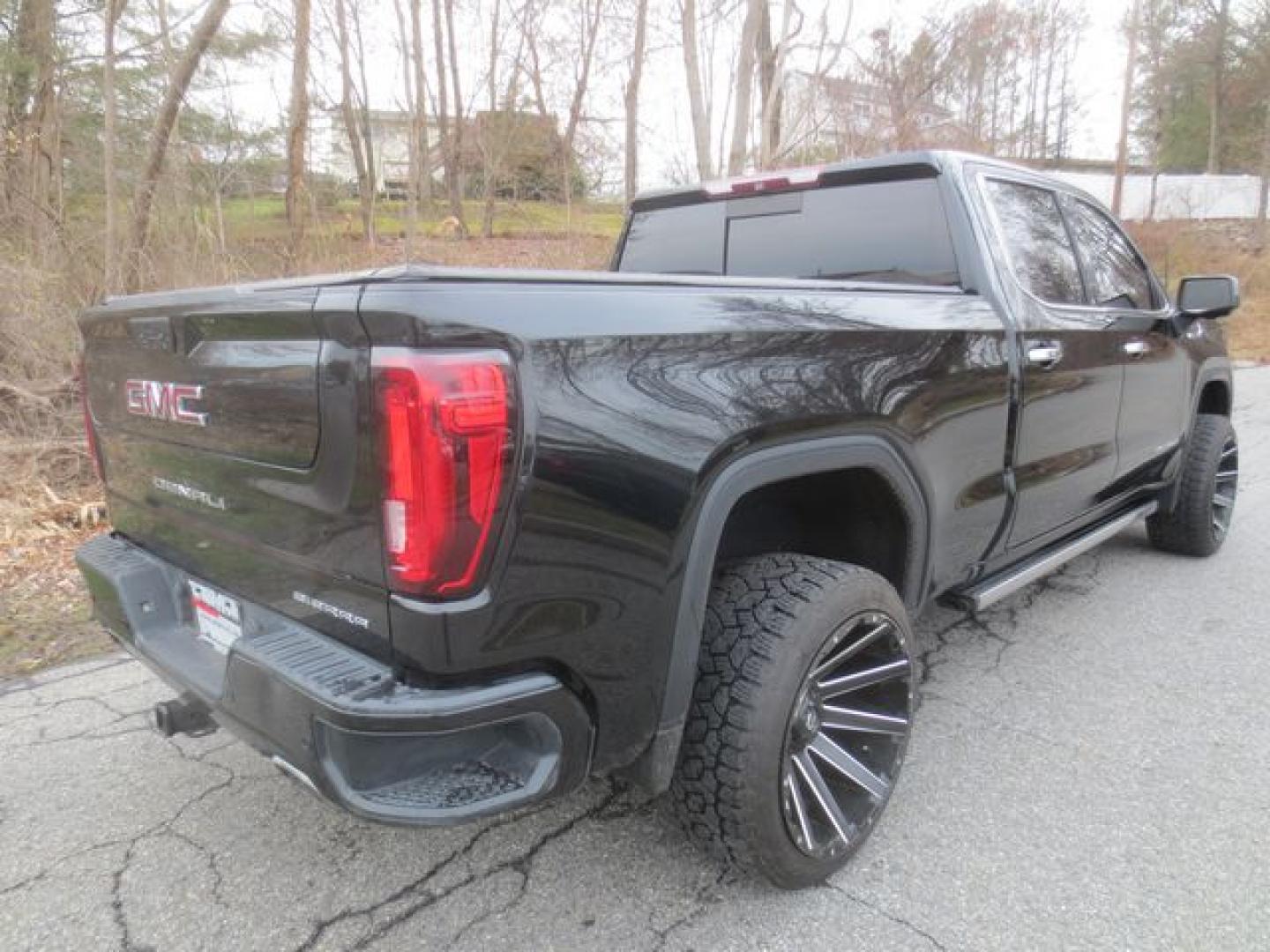 2019 Black /Black GMC Sierra 1500 Denali Crew Cab 4WD (1GTU9FEL8KZ) with an 6.2L V8 OHV 16V engine, 6A transmission, located at 270 US Route 6, Mahopac, NY, 10541, (845) 621-0895, 41.349022, -73.755280 - Photo#3