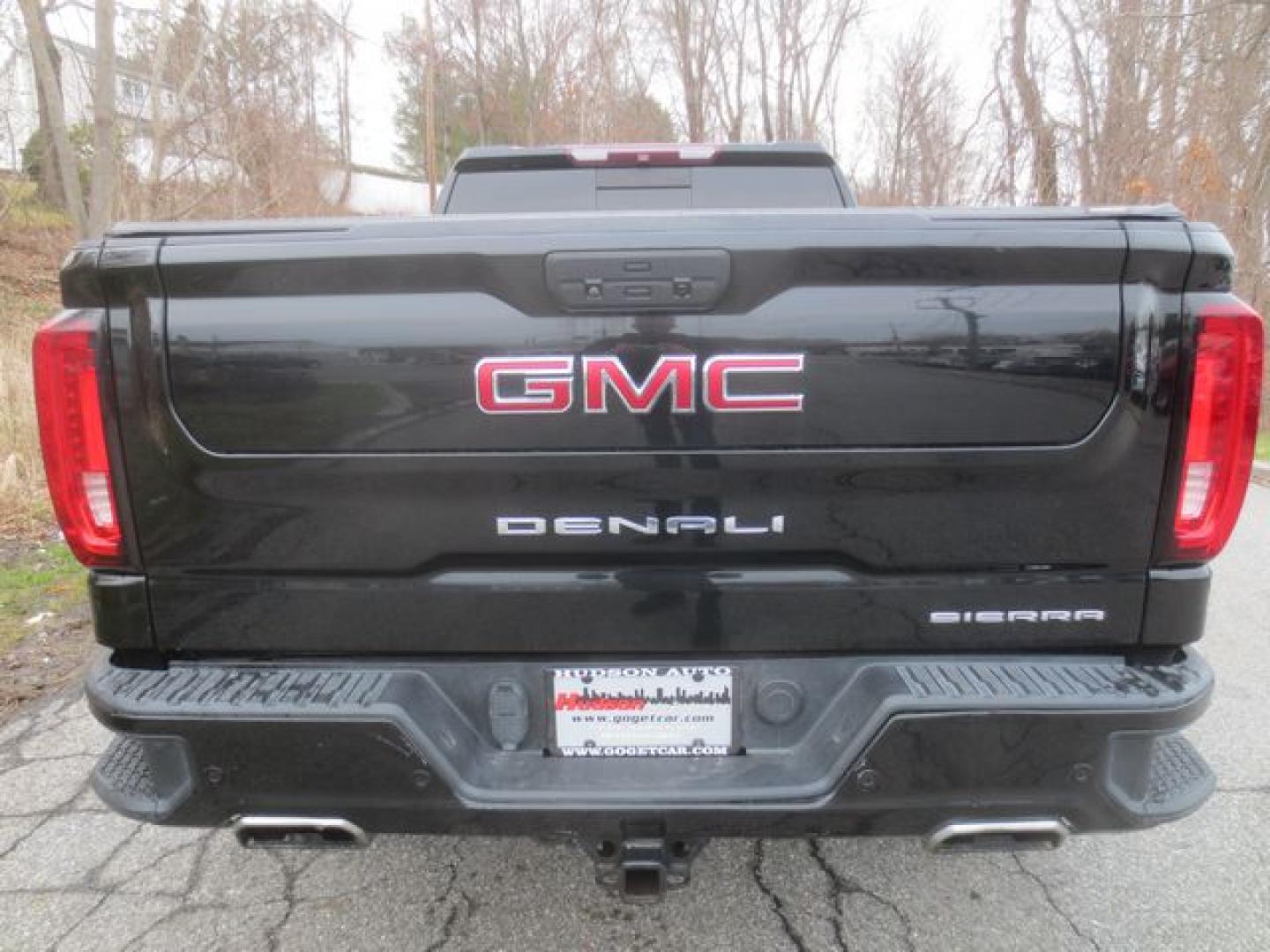 2019 Black /Black GMC Sierra 1500 Denali Crew Cab 4WD (1GTU9FEL8KZ) with an 6.2L V8 OHV 16V engine, 6A transmission, located at 270 US Route 6, Mahopac, NY, 10541, (845) 621-0895, 41.349022, -73.755280 - Photo#5