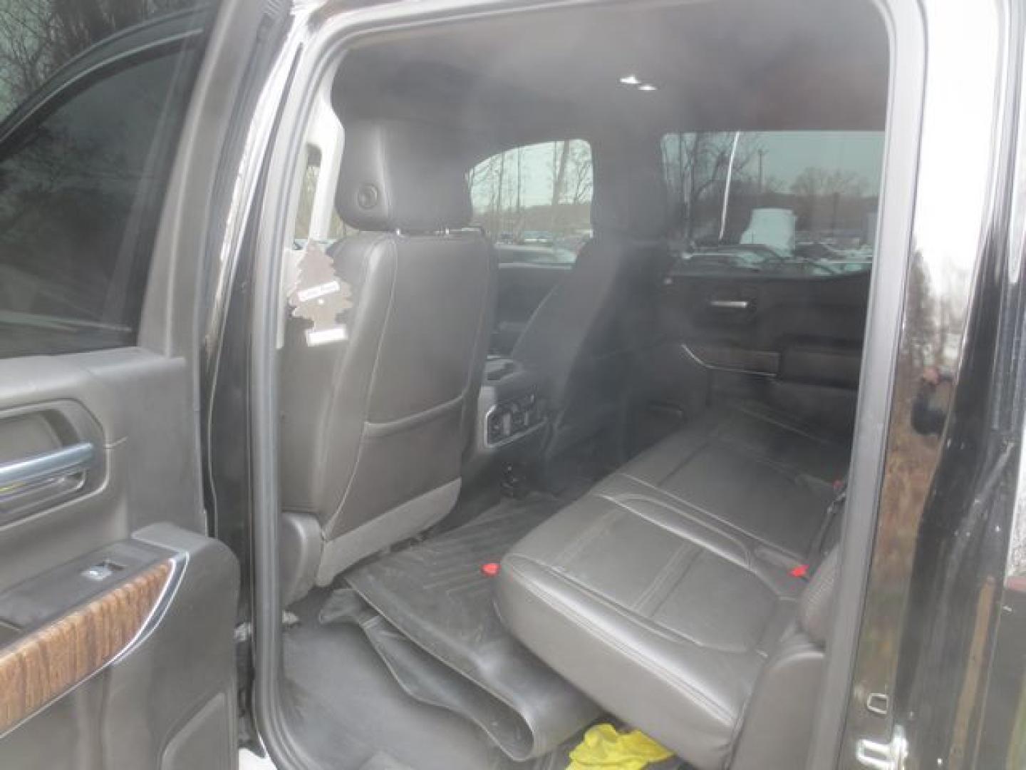2019 Black /Black GMC Sierra 1500 Denali Crew Cab 4WD (1GTU9FEL8KZ) with an 6.2L V8 OHV 16V engine, 6A transmission, located at 270 US Route 6, Mahopac, NY, 10541, (845) 621-0895, 41.349022, -73.755280 - Photo#9