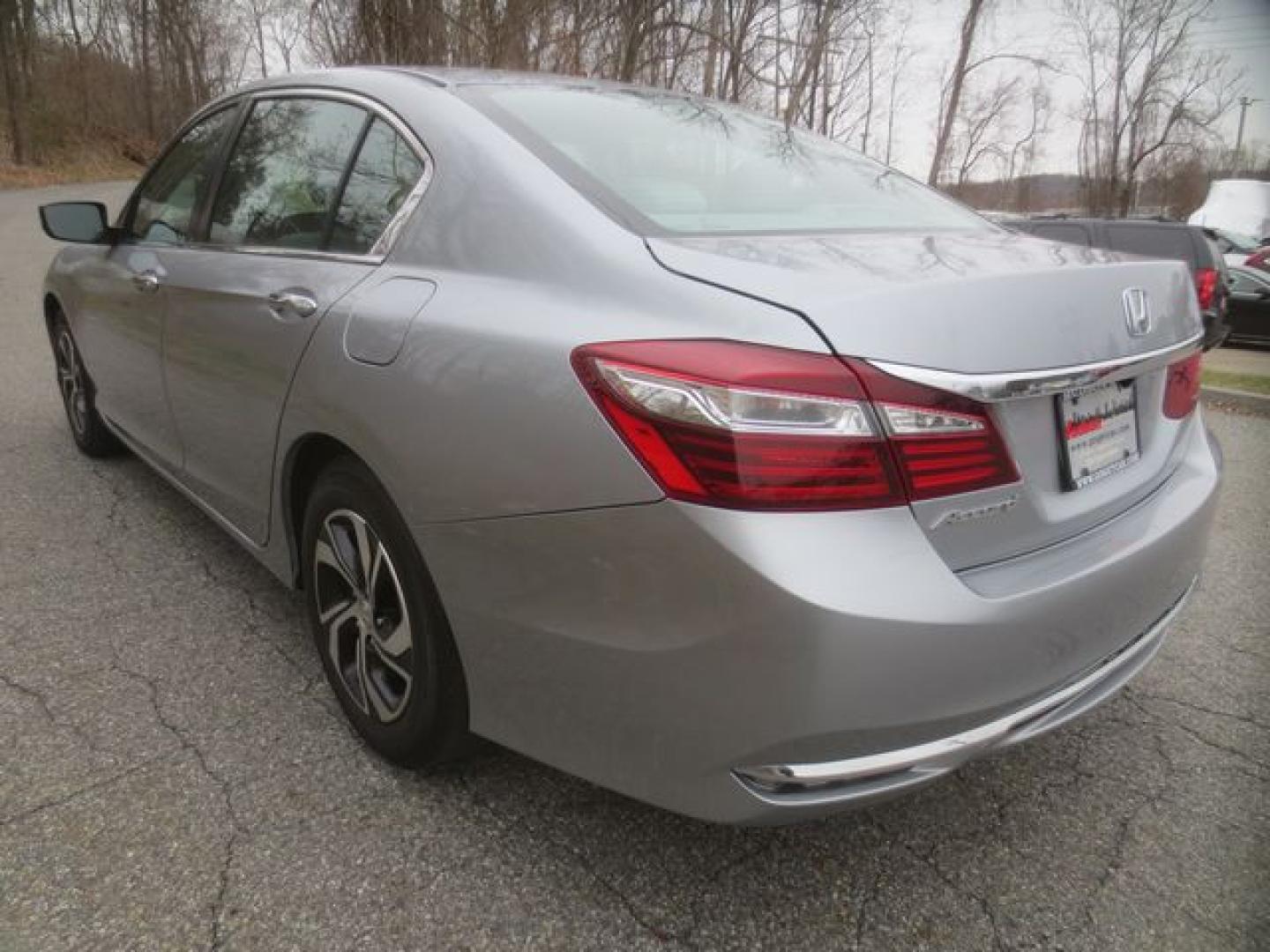 2017 Silver /Gray Honda Accord LX Sedan (1HGCR2F32HA) with an 2.4L L4 DOHC 16V engine, Automatic transmission, located at 270 US Route 6, Mahopac, NY, 10541, (845) 621-0895, 41.349022, -73.755280 - Photo#4