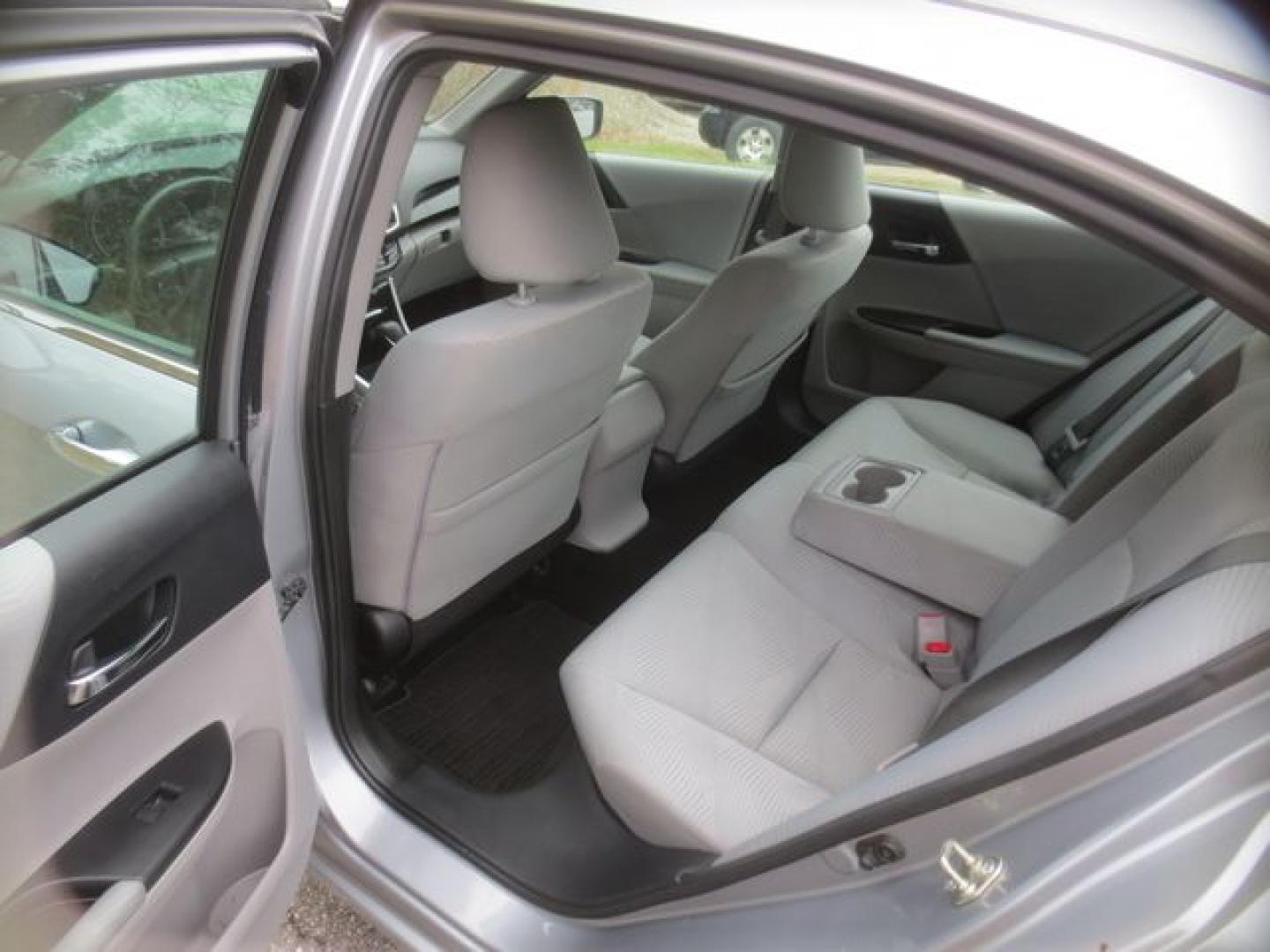 2017 Silver /Gray Honda Accord LX Sedan (1HGCR2F32HA) with an 2.4L L4 DOHC 16V engine, Automatic transmission, located at 270 US Route 6, Mahopac, NY, 10541, (845) 621-0895, 41.349022, -73.755280 - Photo#9