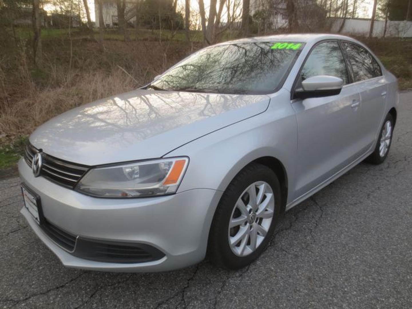 2014 Silver /Black Volkswagen Jetta SE (3VWD17AJ6EM) with an 1.8L L4 DOHC 20V engine, Automatic transmission, located at 270 US Route 6, Mahopac, NY, 10541, (845) 621-0895, 41.349022, -73.755280 - Photo#0