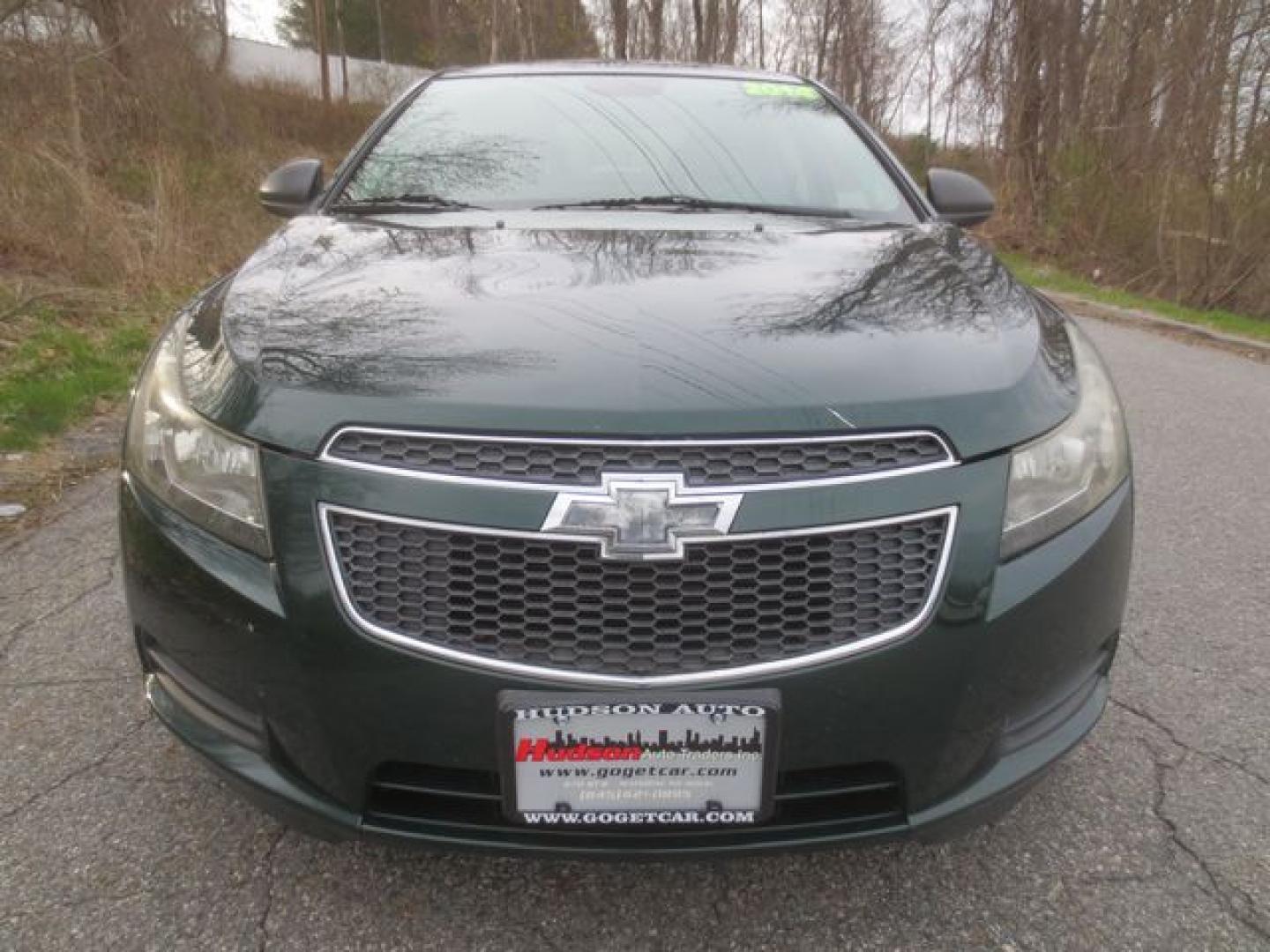2014 Green /Gray Chevrolet Cruze LS (1G1PA5SG2E7) with an 1.8L L4 DOHC 16V engine, Automatic transmission, located at 270 US Route 6, Mahopac, NY, 10541, (845) 621-0895, 41.349022, -73.755280 - Photo#2