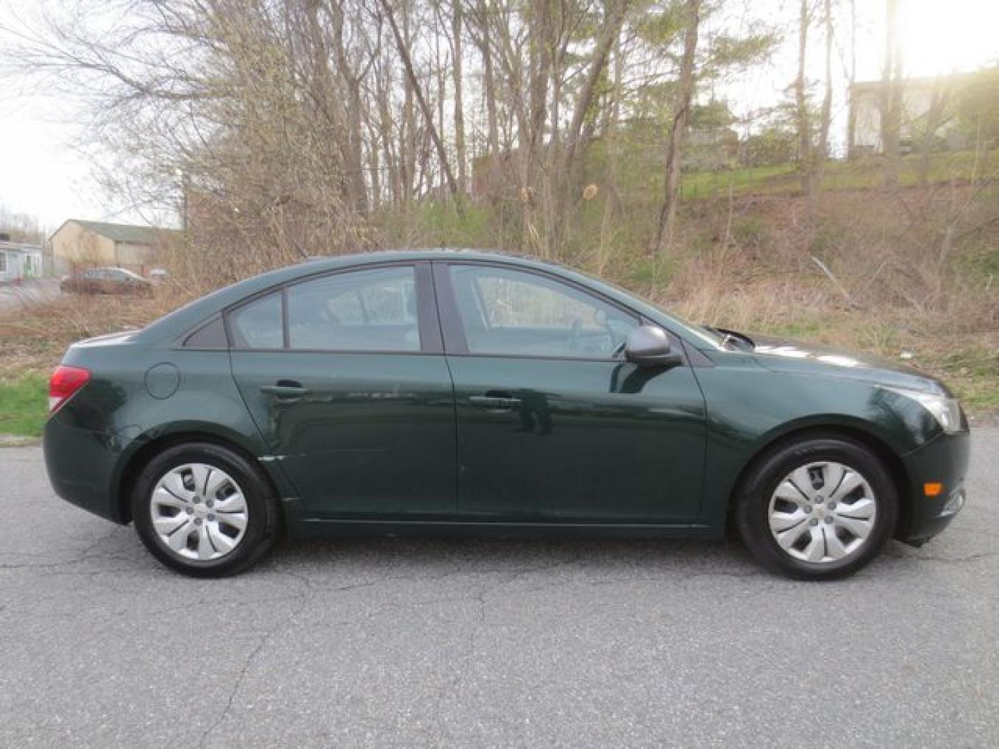 2014 Green /Gray Chevrolet Cruze LS (1G1PA5SG2E7) with an 1.8L L4 DOHC 16V engine, Automatic transmission, located at 270 US Route 6, Mahopac, NY, 10541, (845) 621-0895, 41.349022, -73.755280 - Photo#9