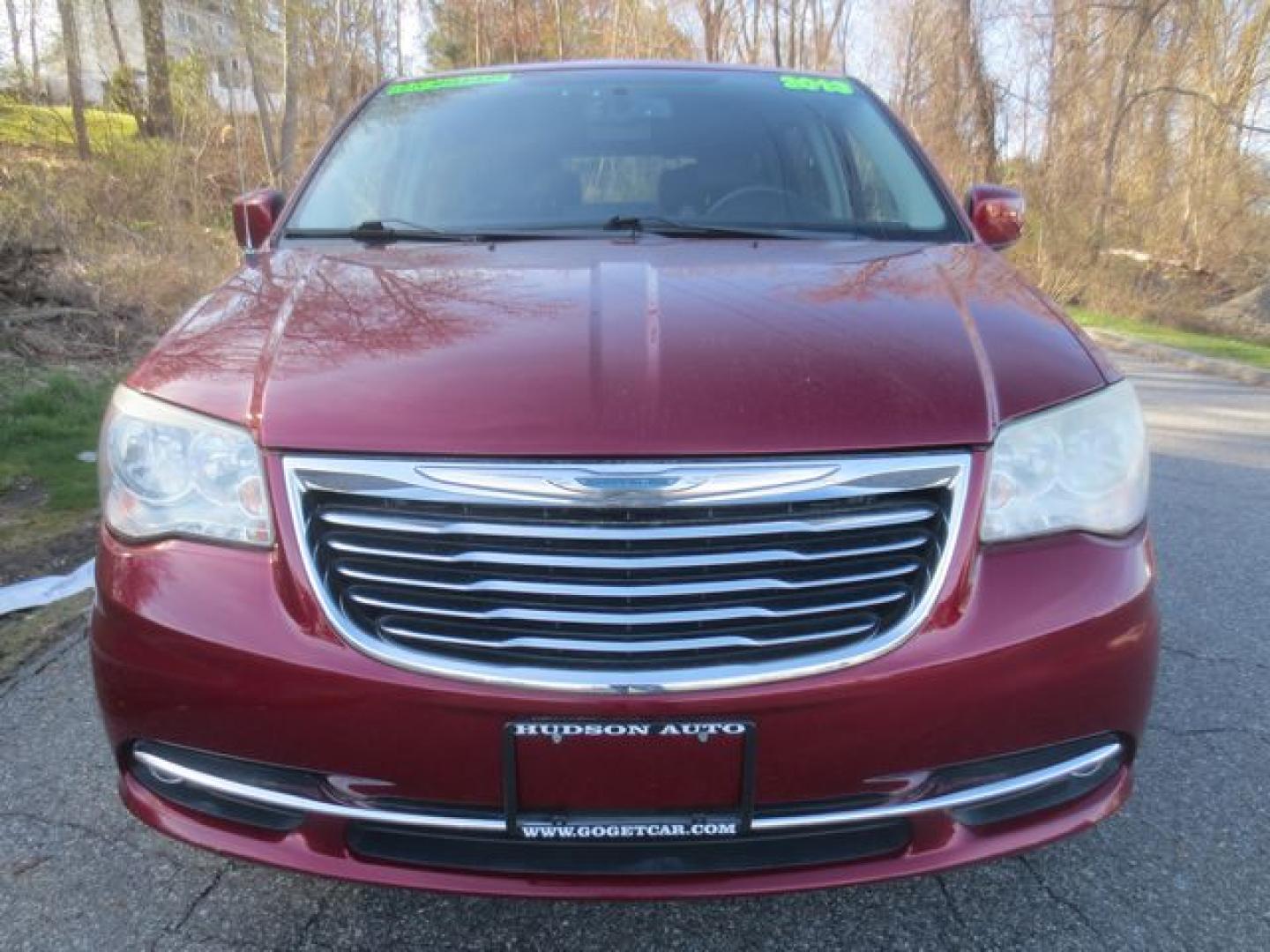 2013 Red /Black Chrysler Town & Country Touring (2C4RC1BG4DR) with an 3.6L V6 DOHC 24V engine, 6-Speed Automatic transmission, located at 270 US Route 6, Mahopac, NY, 10541, (845) 621-0895, 41.349022, -73.755280 - Photo#2