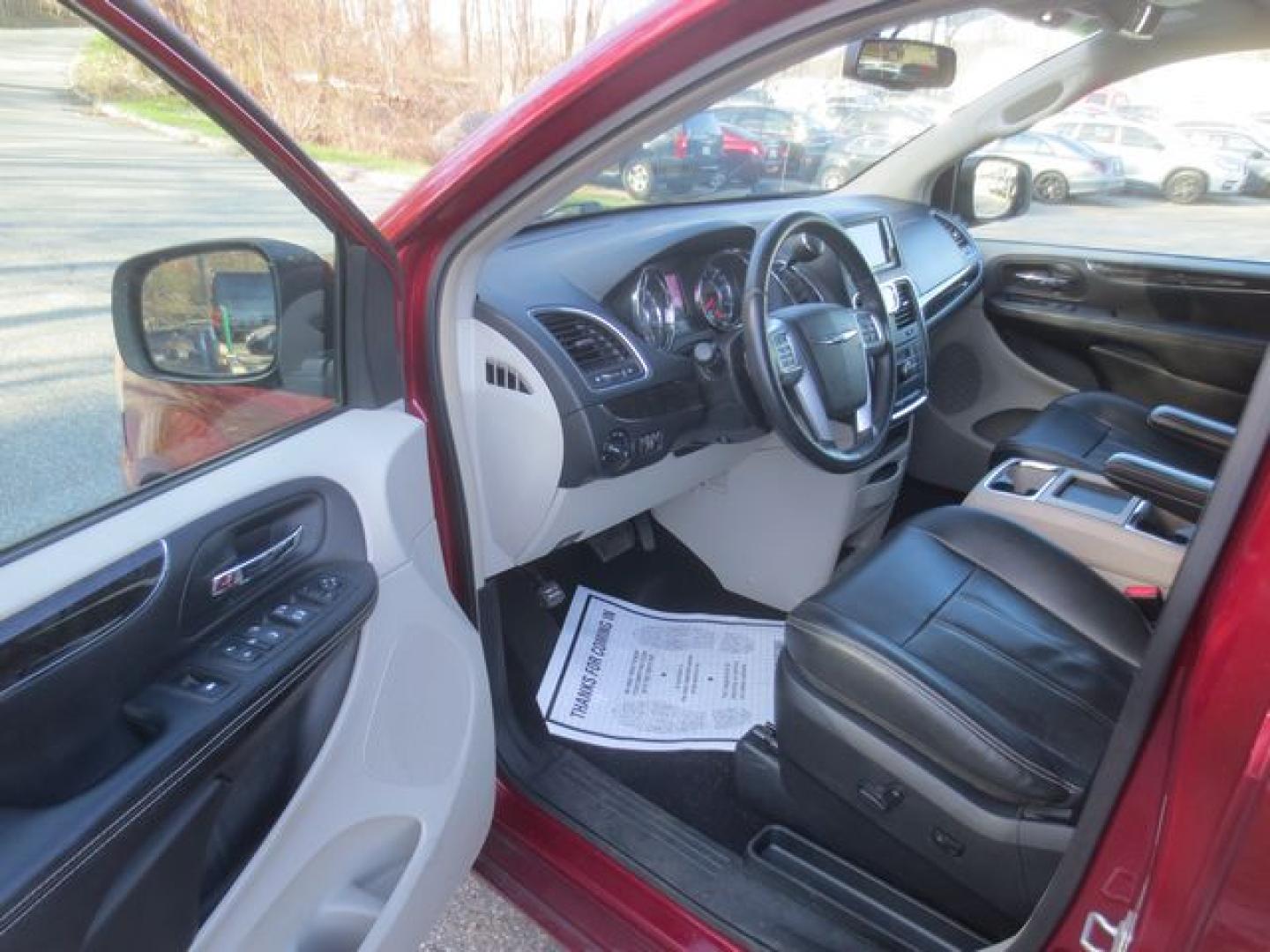 2013 Red /Black Chrysler Town & Country Touring (2C4RC1BG4DR) with an 3.6L V6 DOHC 24V engine, 6-Speed Automatic transmission, located at 270 US Route 6, Mahopac, NY, 10541, (845) 621-0895, 41.349022, -73.755280 - Photo#6