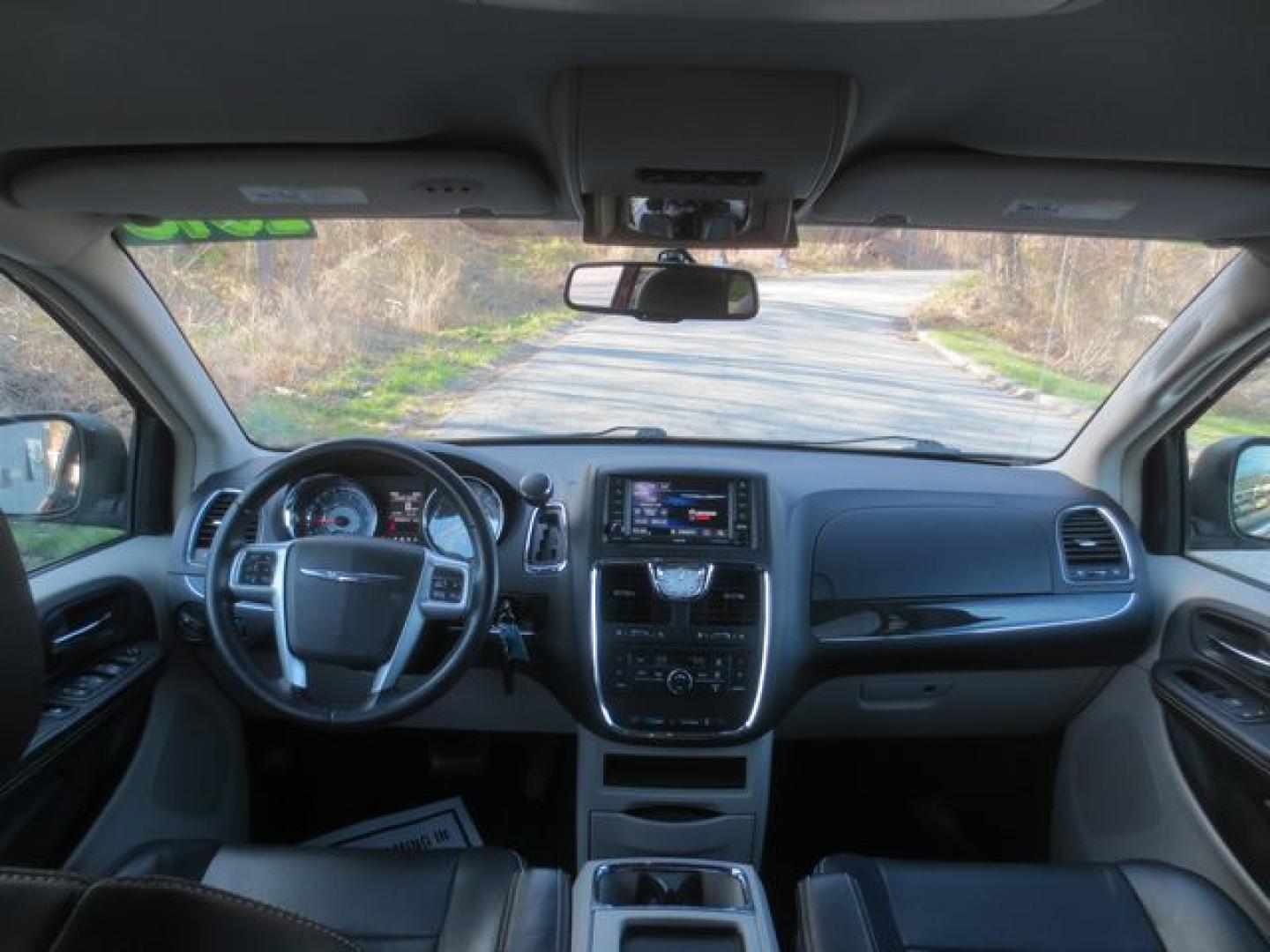 2013 Red /Black Chrysler Town & Country Touring (2C4RC1BG4DR) with an 3.6L V6 DOHC 24V engine, 6-Speed Automatic transmission, located at 270 US Route 6, Mahopac, NY, 10541, (845) 621-0895, 41.349022, -73.755280 - Photo#8