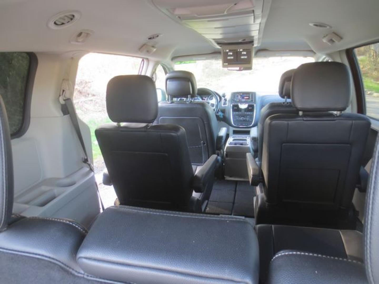 2013 Red /Black Chrysler Town & Country Touring (2C4RC1BG4DR) with an 3.6L V6 DOHC 24V engine, 6-Speed Automatic transmission, located at 270 US Route 6, Mahopac, NY, 10541, (845) 621-0895, 41.349022, -73.755280 - Photo#11
