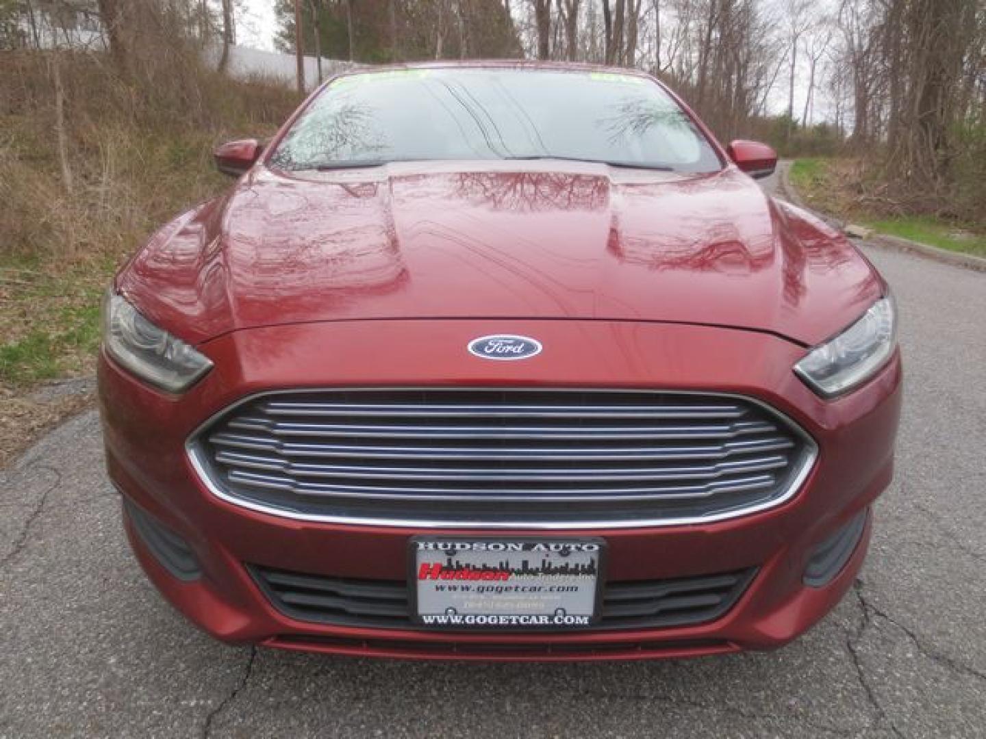 2014 Red /Gray Ford Fusion S (3FA6P0G75ER) with an 2.5L L4 DOHC 16V engine, Automatic transmission, located at 270 US Route 6, Mahopac, NY, 10541, (845) 621-0895, 41.349022, -73.755280 - Photo#2