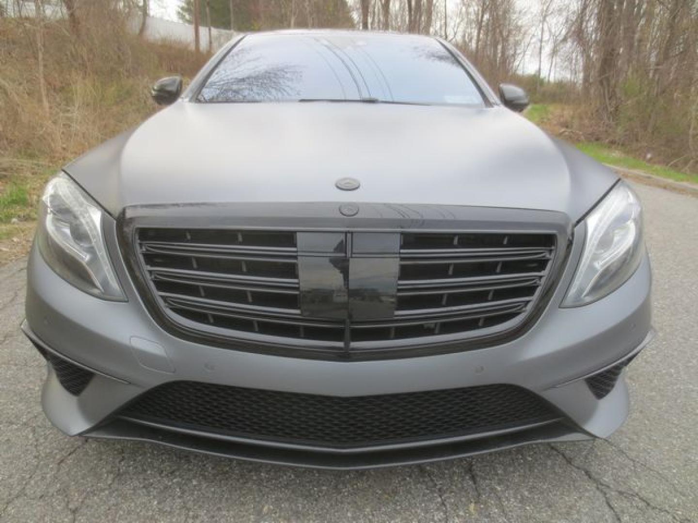 2014 Gray /Black Mercedes-Benz S-Class S63 AMG (WDDUG7JB6EA) with an 5.5L V8 DOHC 32V engine, 7-Speed Automatic transmission, located at 270 US Route 6, Mahopac, NY, 10541, (845) 621-0895, 41.349022, -73.755280 - Photo#2